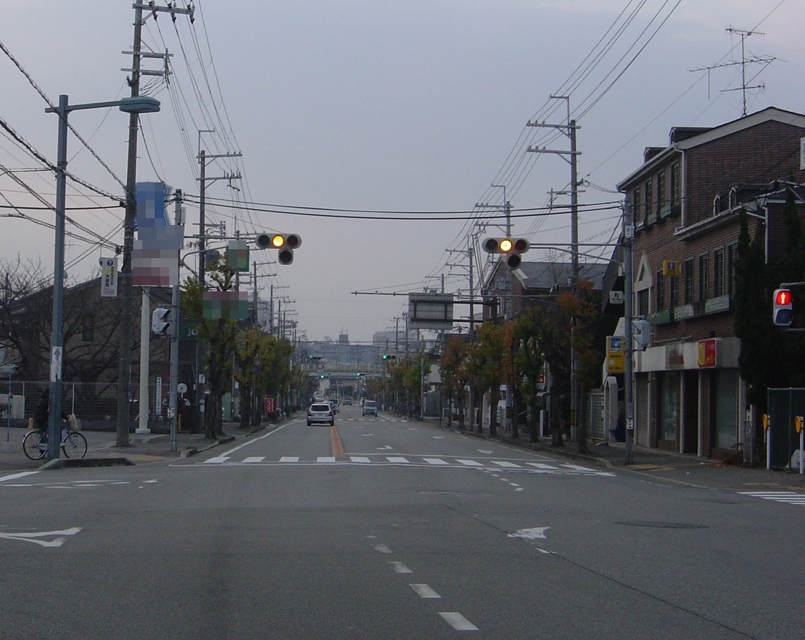 赤信号で止まらない運転を心がけてみませんか 人と車の安全な移動をデザインするシンク出版株式会社 赤信号で止まらない運転を心がけてみませんか 人と車の安全な移動をデザインするシンク出版株式会社