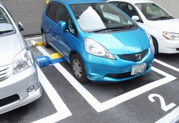 コインパーキングでは駐車枠をよく確かめよう 人と車の安全な移動をデザインするシンク出版株式会社 コインパーキングでは駐車枠をよく確かめよう 人と車の安全な移動をデザインするシンク出版株式会社