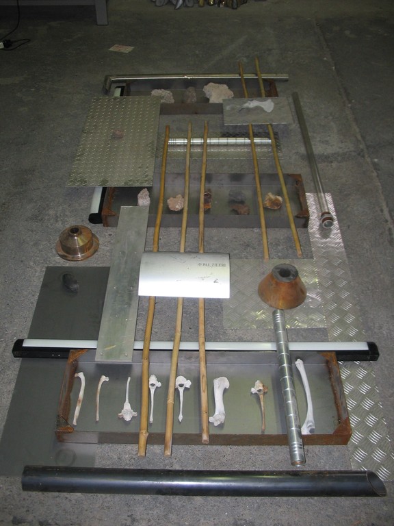 "Archeology #02" Installazione 2006 -materiali vari- cm 150 x 300x 30
