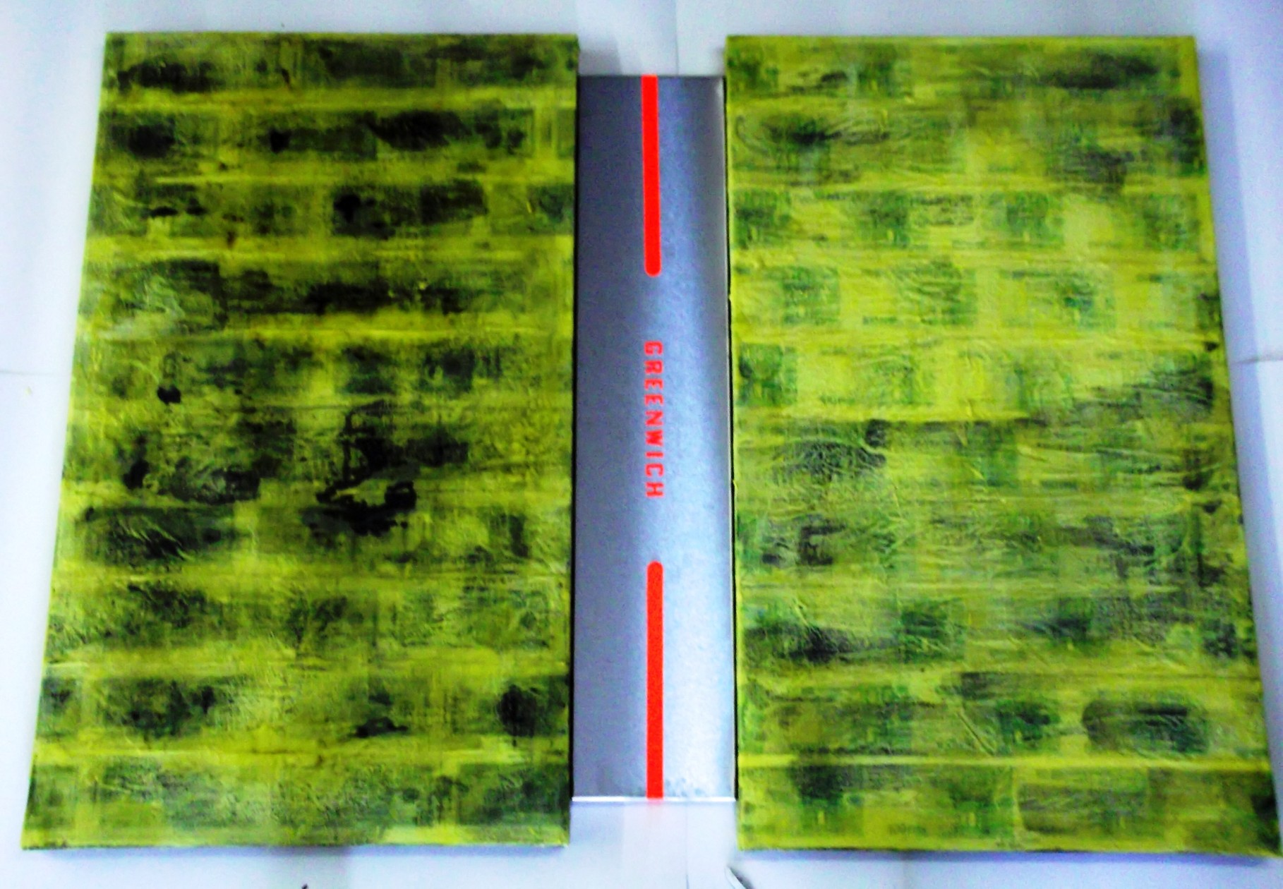 Greenwich - 1/1 2011 (dipthic) notes covered of scented wax on canvas / inox , cm (120x100x4)