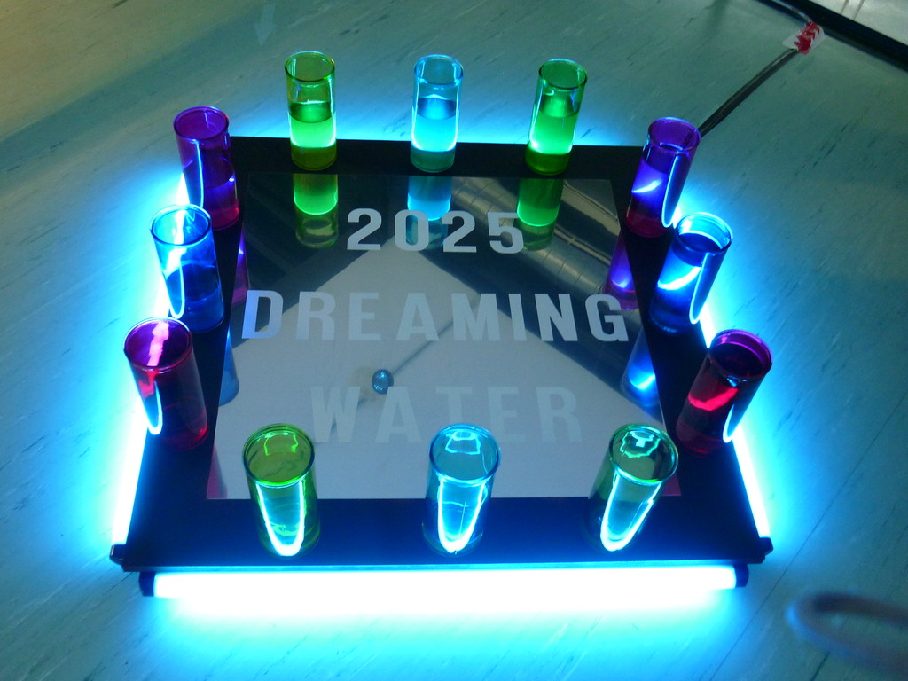 "2025 DREAMING WATER"  2010 1/1  installazione, 140x 140 x 40h, 1°Classificata Concorso Acqua Confini Invisibili, Urban Center , Bergamo, Italy