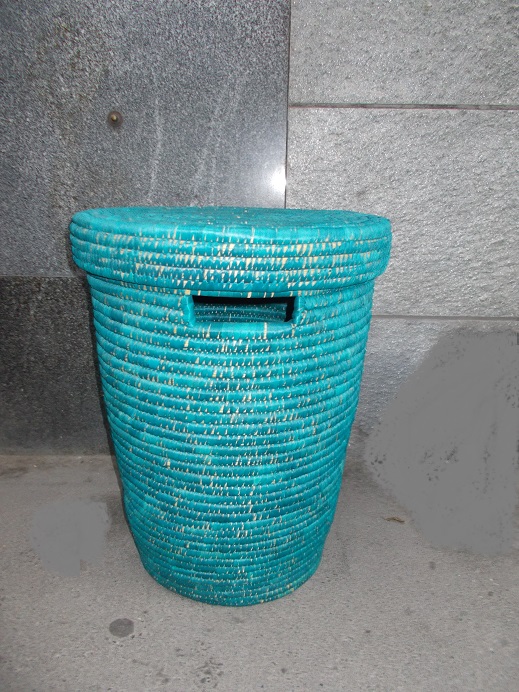 Cesto portabiancheria azzurro