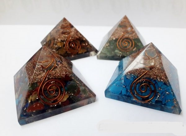 Piramide di orgonite
