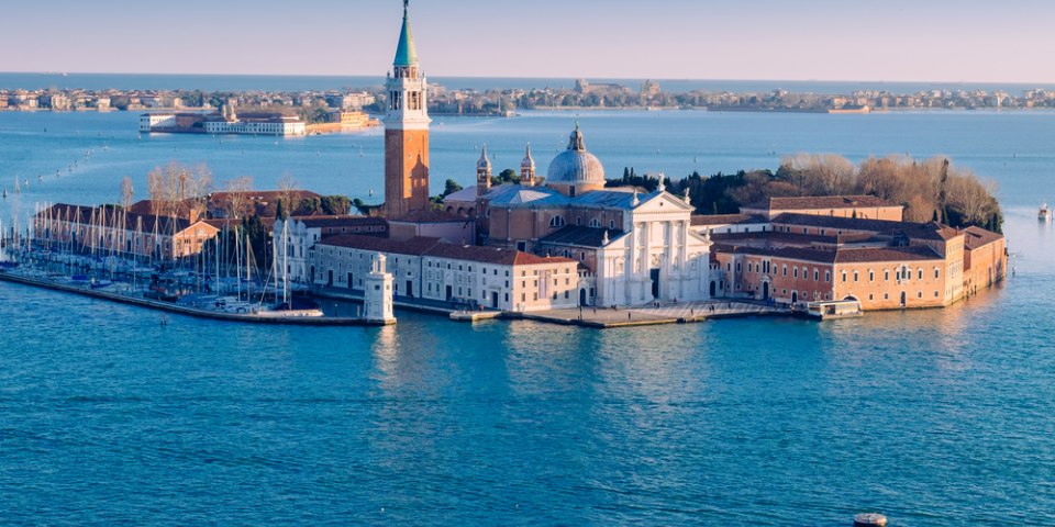 Vendita Cuoio, pellami, minuterie metalliche, articoli per - Main Image