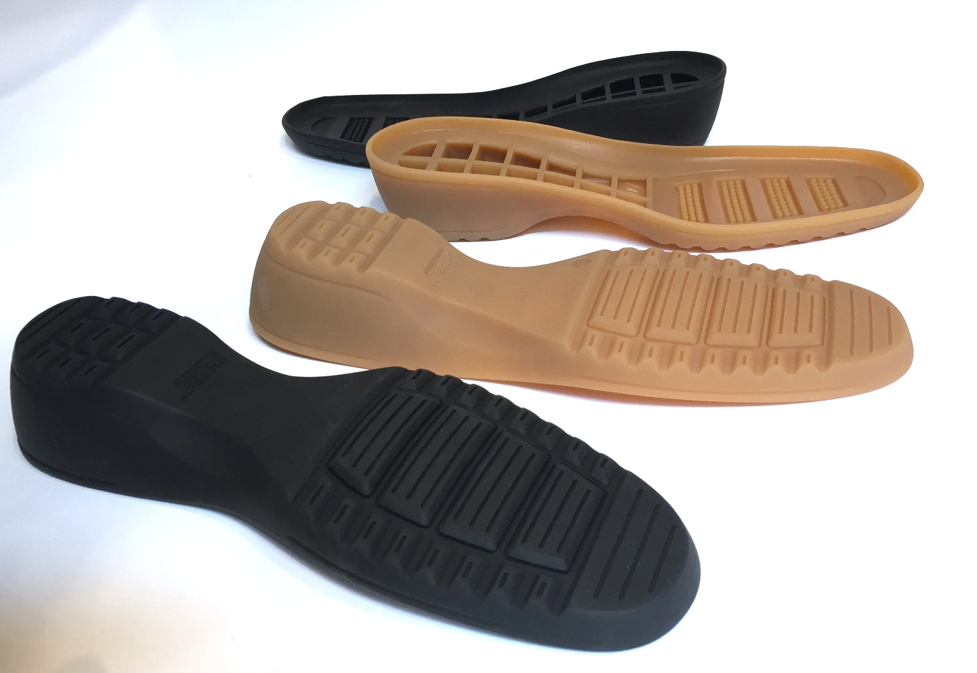 Suole per scarpe VIBRAM vendita ONLINE Carluccio & Co. cuoio plantari lucidi pellami Suole per scarpe VIBRAM vendita ONLINE Carluccio & Co. cuoio plantari lucidi pellami