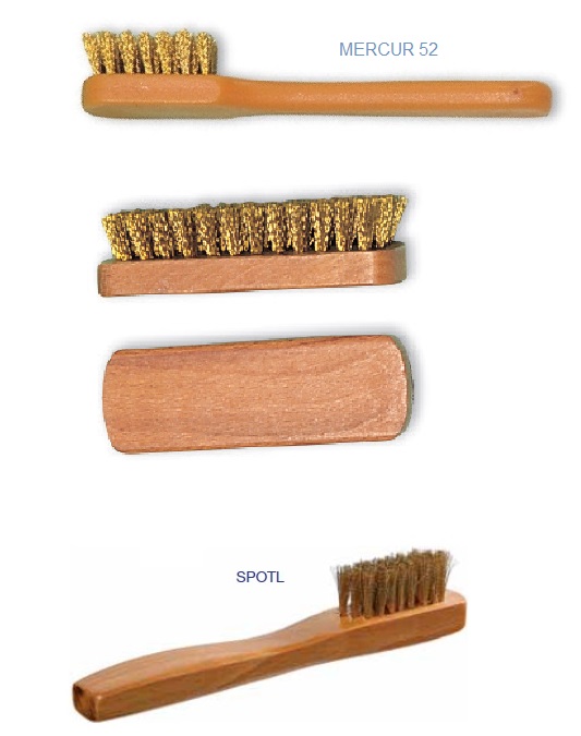 Spazzola per scarpe in legno e setole naturali - Carluccio & Co. pellami,  minuterie metalliche e forniture per calzolai. cuoio, plantari e lucidi