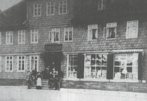 Steinweg Nr. 6 • um 1900