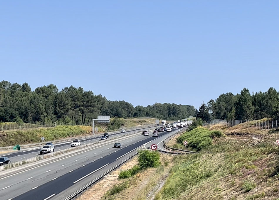 La collision entre trois véhicules a entraîné la paralysie du trafic autoroutier./Photo d'illustration LB