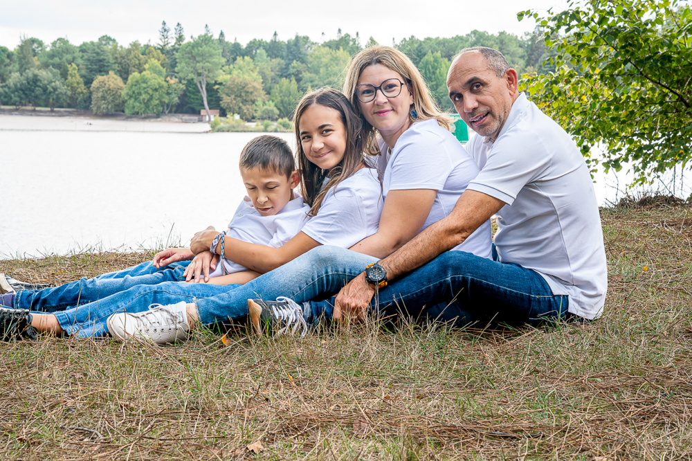 Toute la famille se mobilise pour épauler Maé au quotidien./Crédit photo Claire Sumyk/Claire Obscur Photos