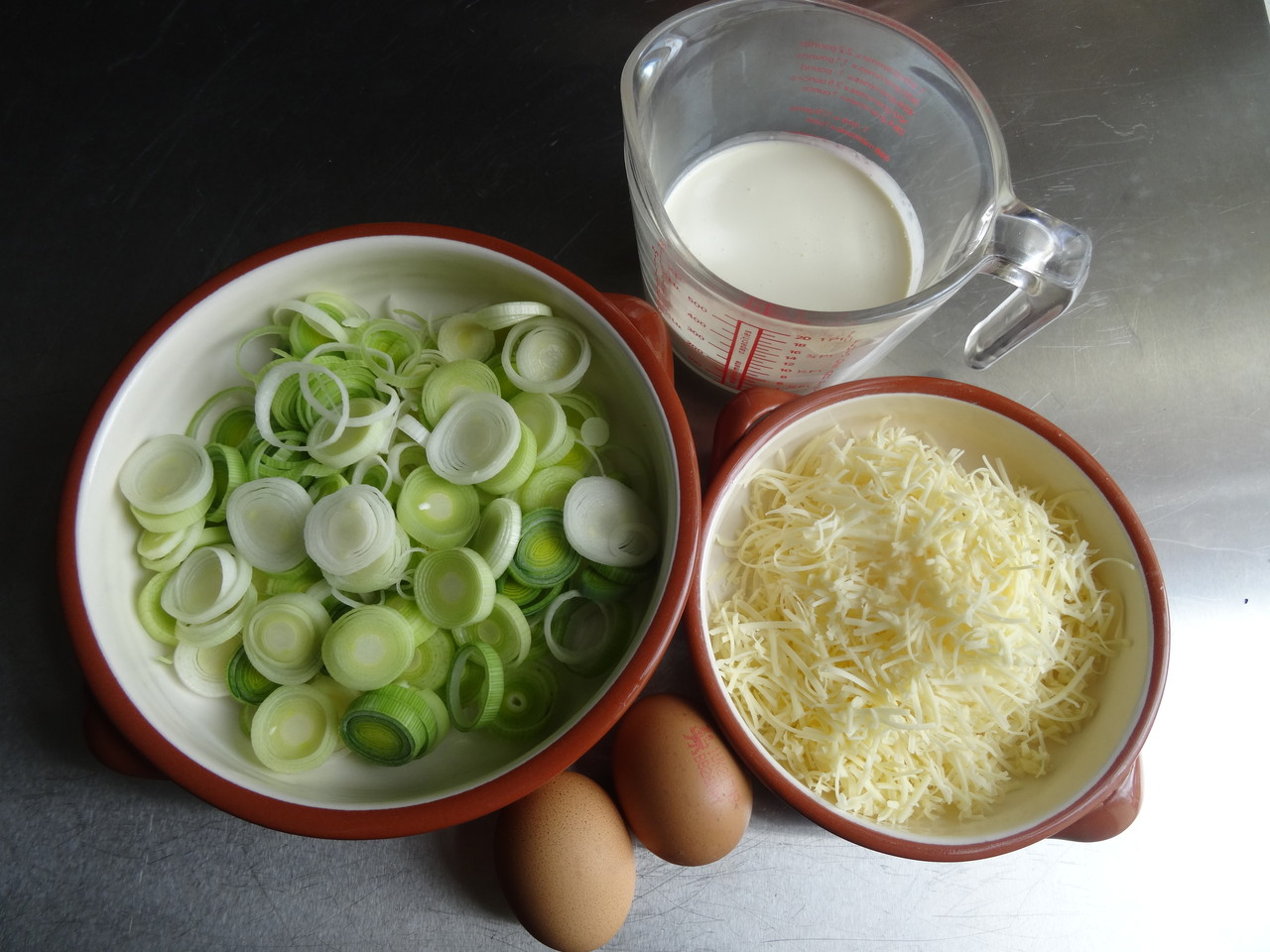 Cheesy Leeks with Eggs - The Credit Crunch Cooke