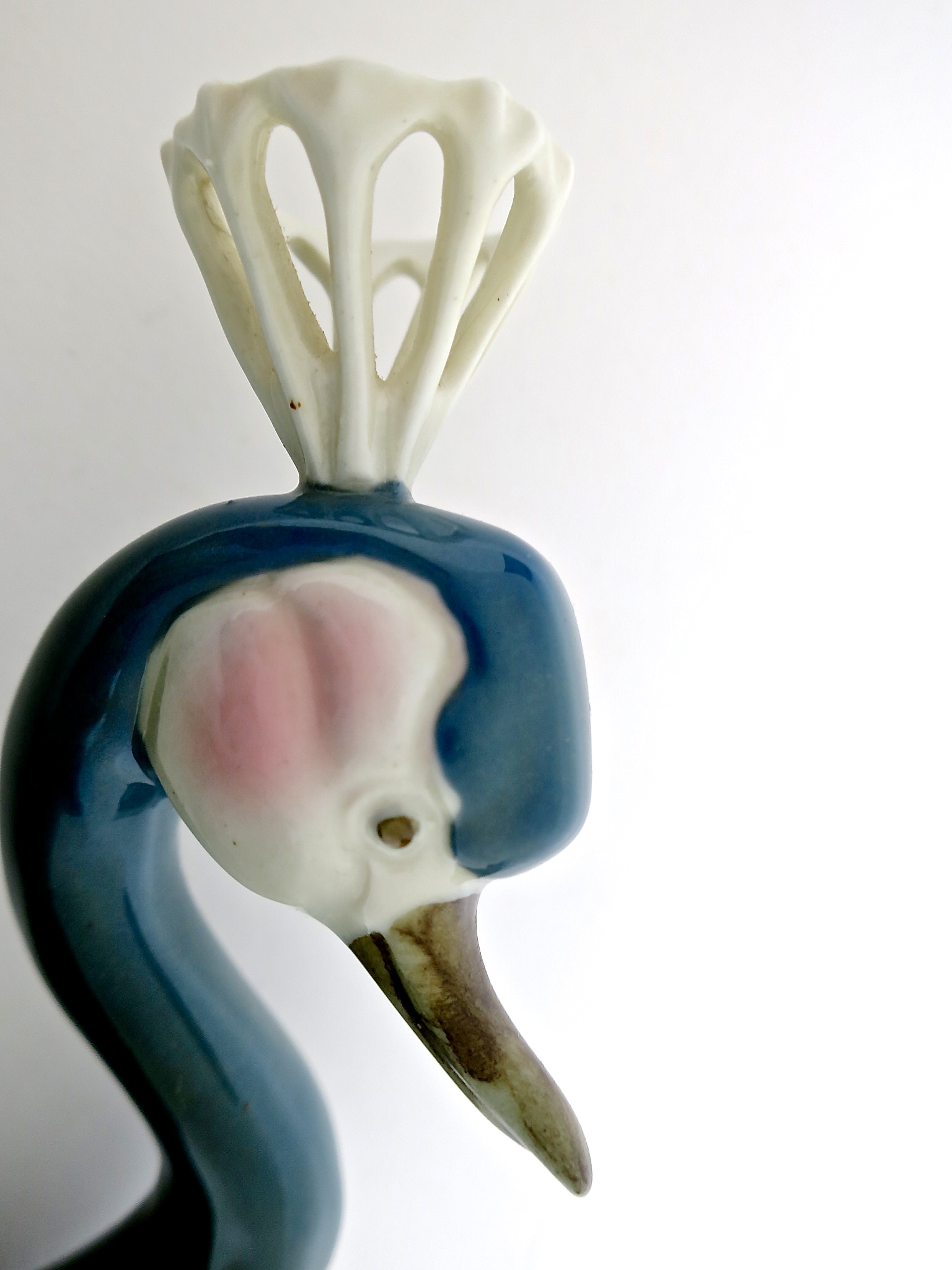 pfau kronenkranich paradiesvogel bird vogel exotisch keramik kaufmuseum münchen krone ceramique figur skulptur