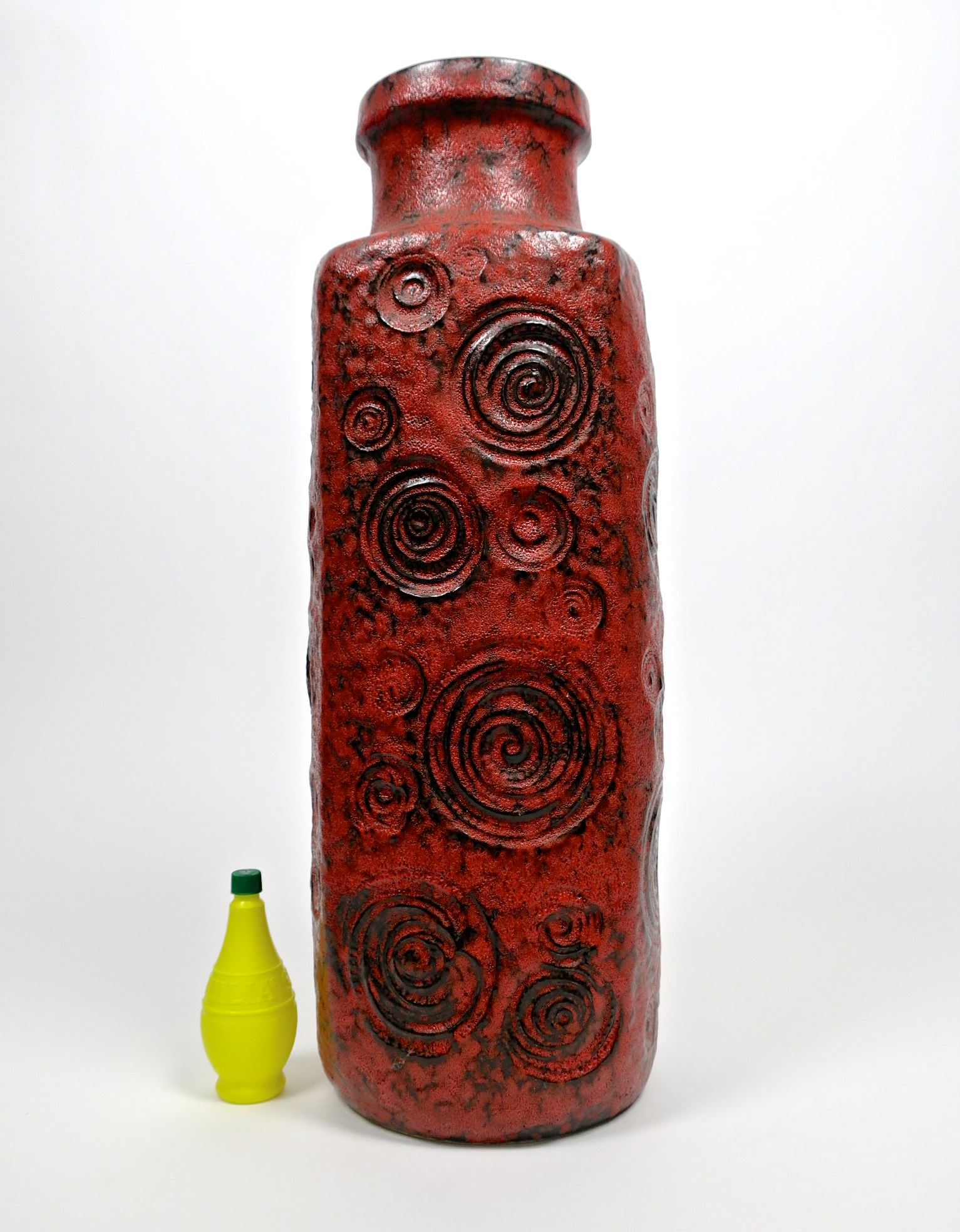 helica spirale céramique keramik vase bodenvase floorvase midcentury interior designer inneneinrichtung kaufmuseum geschenke