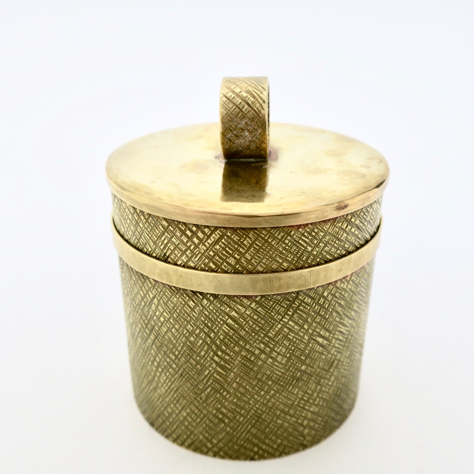 messing handarbeit brass brass detail kaufmuseum bogenhausen box dose bauhaus werkbund manufakture interior detail interior