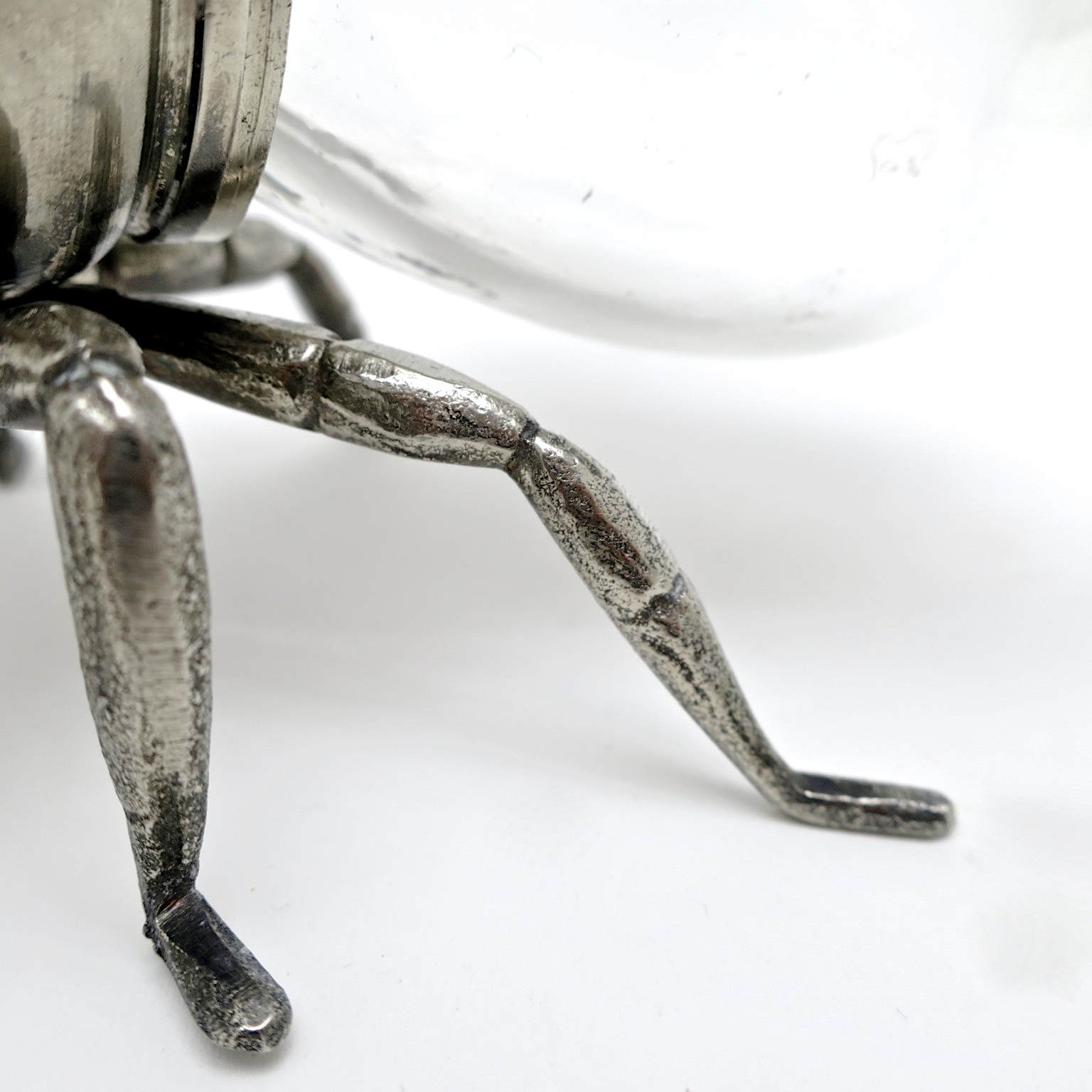 biene bee honigbiene abeille teghini honigtopf rettetdiebienen savethebees slowshopping kaufmuseum geschenke bogenhausen design interiordetail