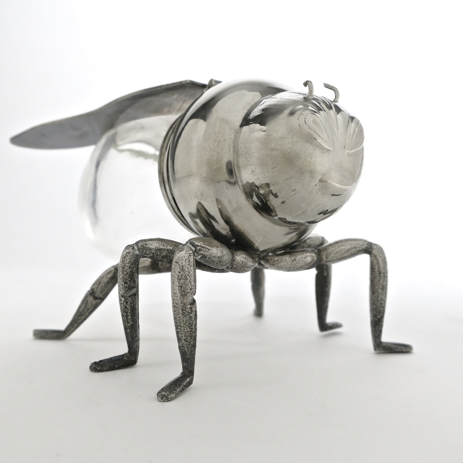 biene bee honigbiene abeille teghini honigtopf rettetdiebienen savethebees slowshopping kaufmuseum geschenke bogenhausen design interiordetail