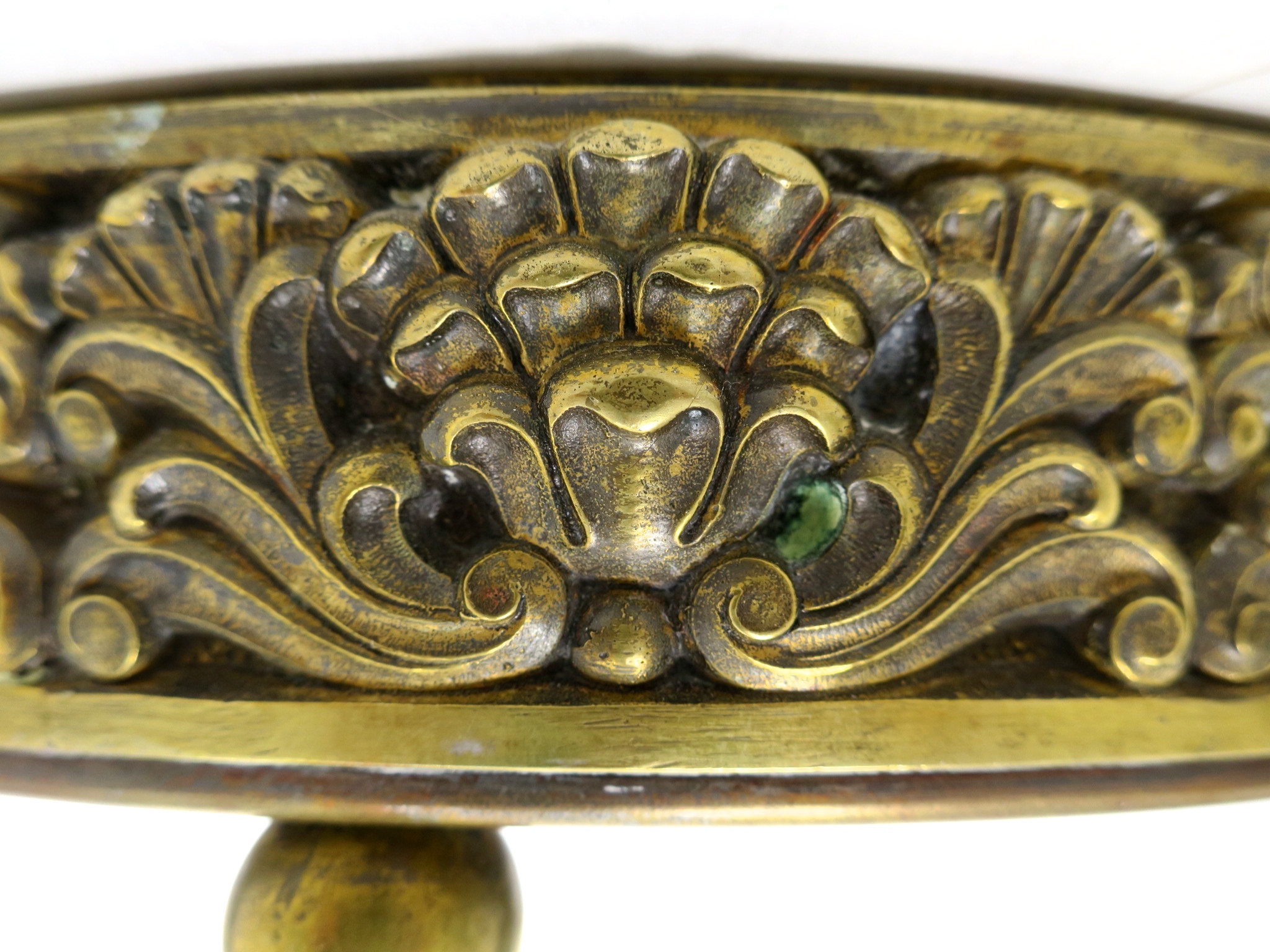 box barock pomp dose Aufbewahrung antik vintage kaufmuseum heikebruchhausen München brass Container Geschenke gifte