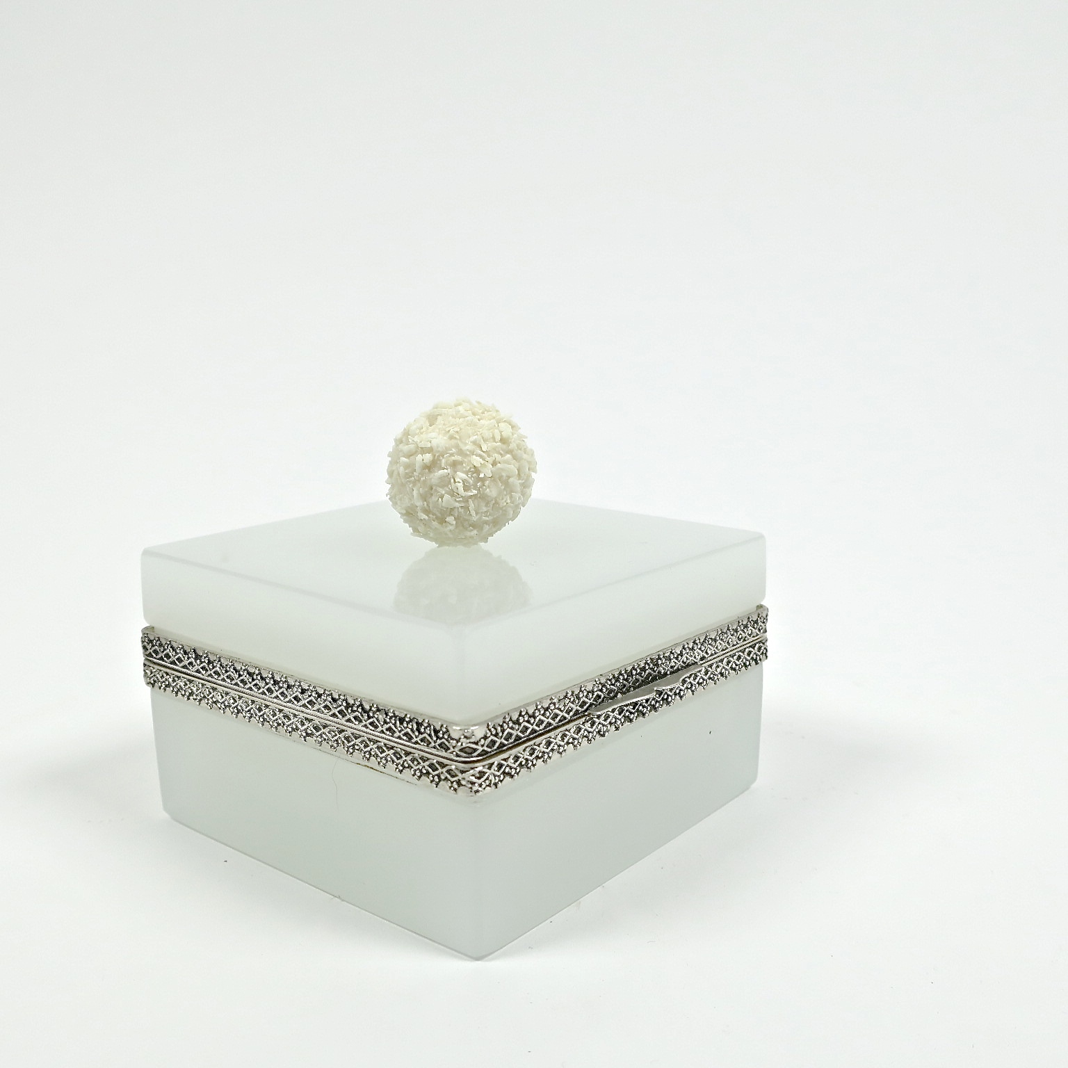 hochzeitsgeschenk taufgeschenk glasdose schatztruhe trinketbox deckeldose design midcentury interiordetail kaufmuseum münchen