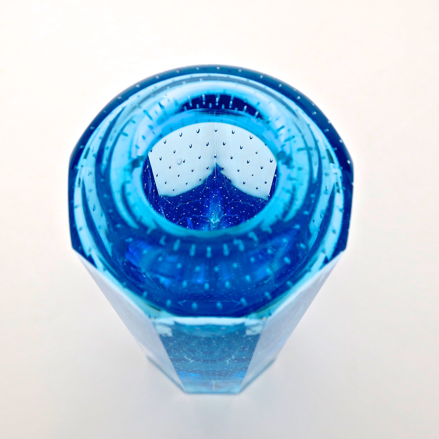 murano aquamarin bubble mundgeblasen geschenk design interior inneneinrichtung detail ocean savetheocean meer sea ocean ocean glas türkis 