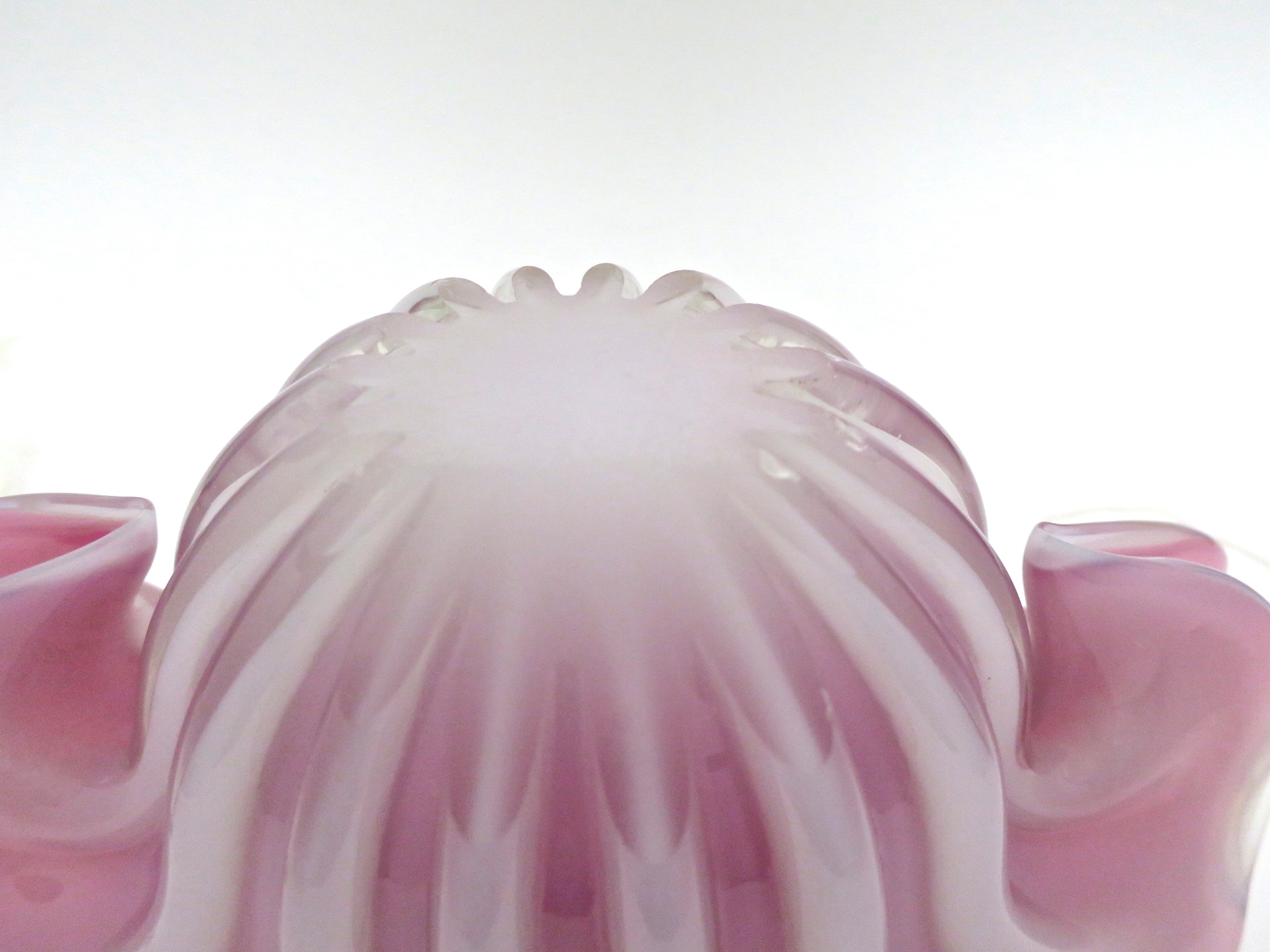 carnivora venusfliegenfalle murano riesenmuschel tridacna opalino opalglas puderpink altrosa rosé bubblegumpink puderpink mundgelblasen hochzeitsgeschenk geschenke kaufmuseum