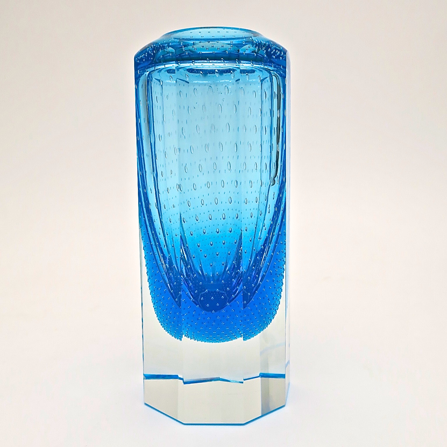 murano aquamarin bubble mundgeblasen geschenk design interior inneneinrichtung detail ocean savetheocean meer sea ocean ocean glas türkis 