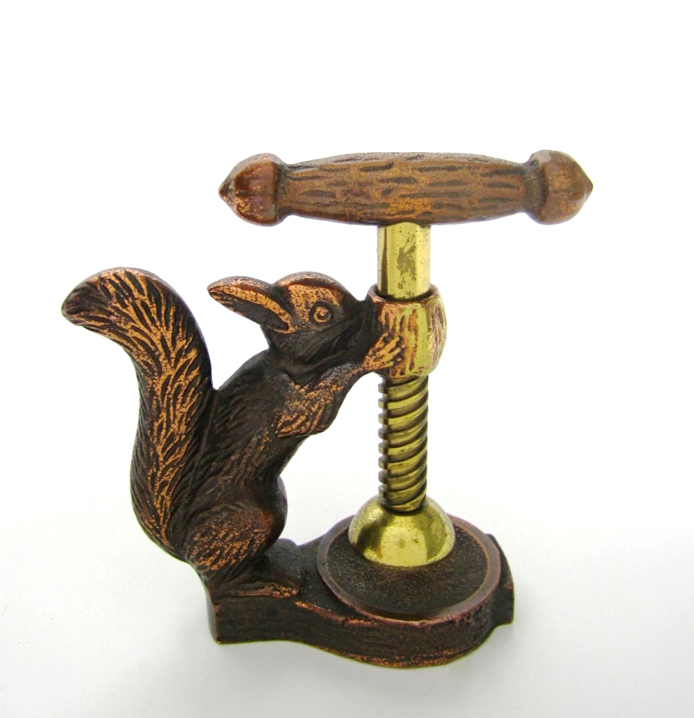 Eichhörnchen walnuss squirrel Nussknacker nutcracker Geschenk vintage designer interior home tableware tafel festtafel weihnachten