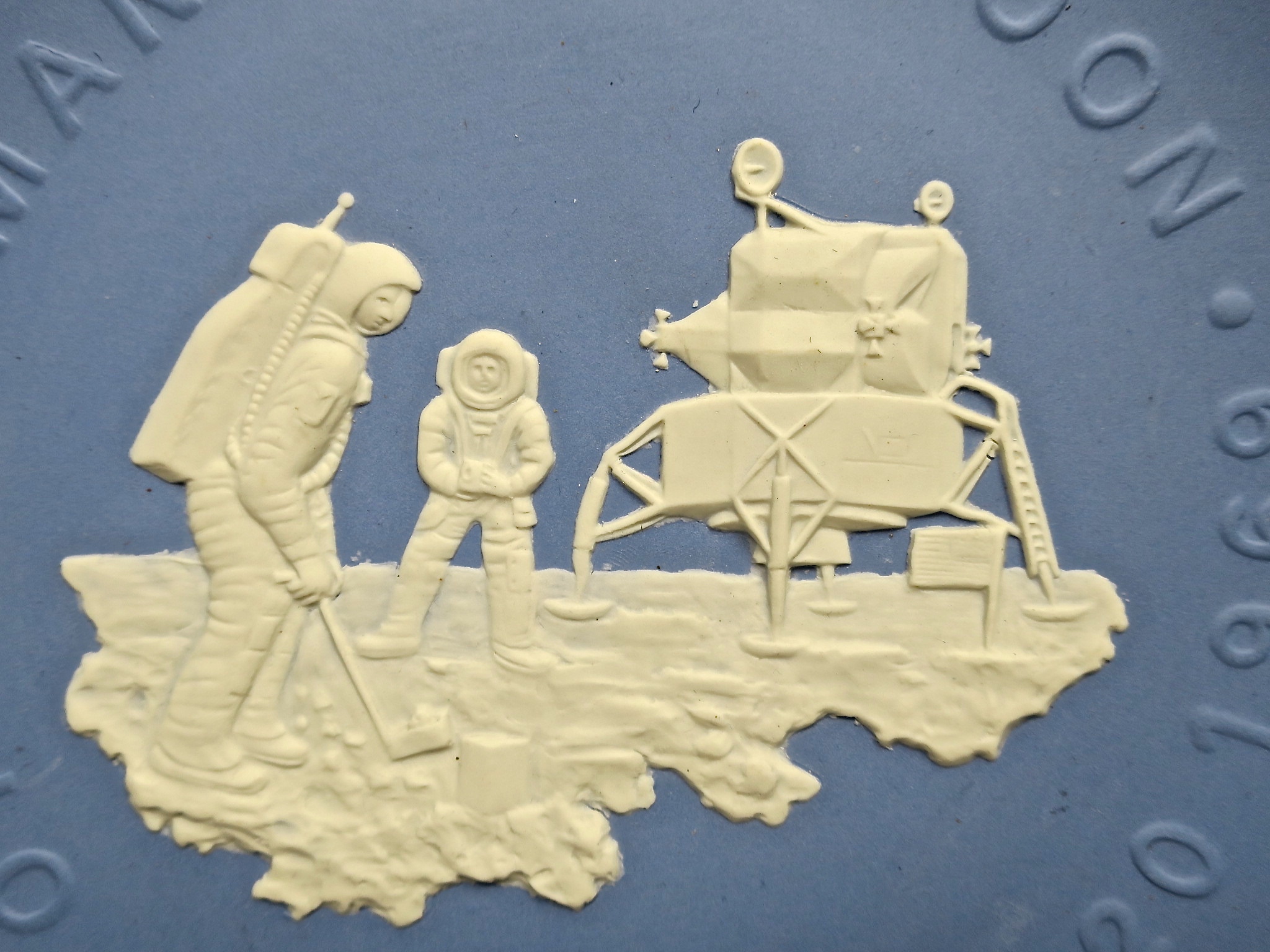 apollo1 spaceage Sputnik Raumfahrt space neilarmstrong mankind wedgwood interior kaufmuseum teller plate spacemission astronaut