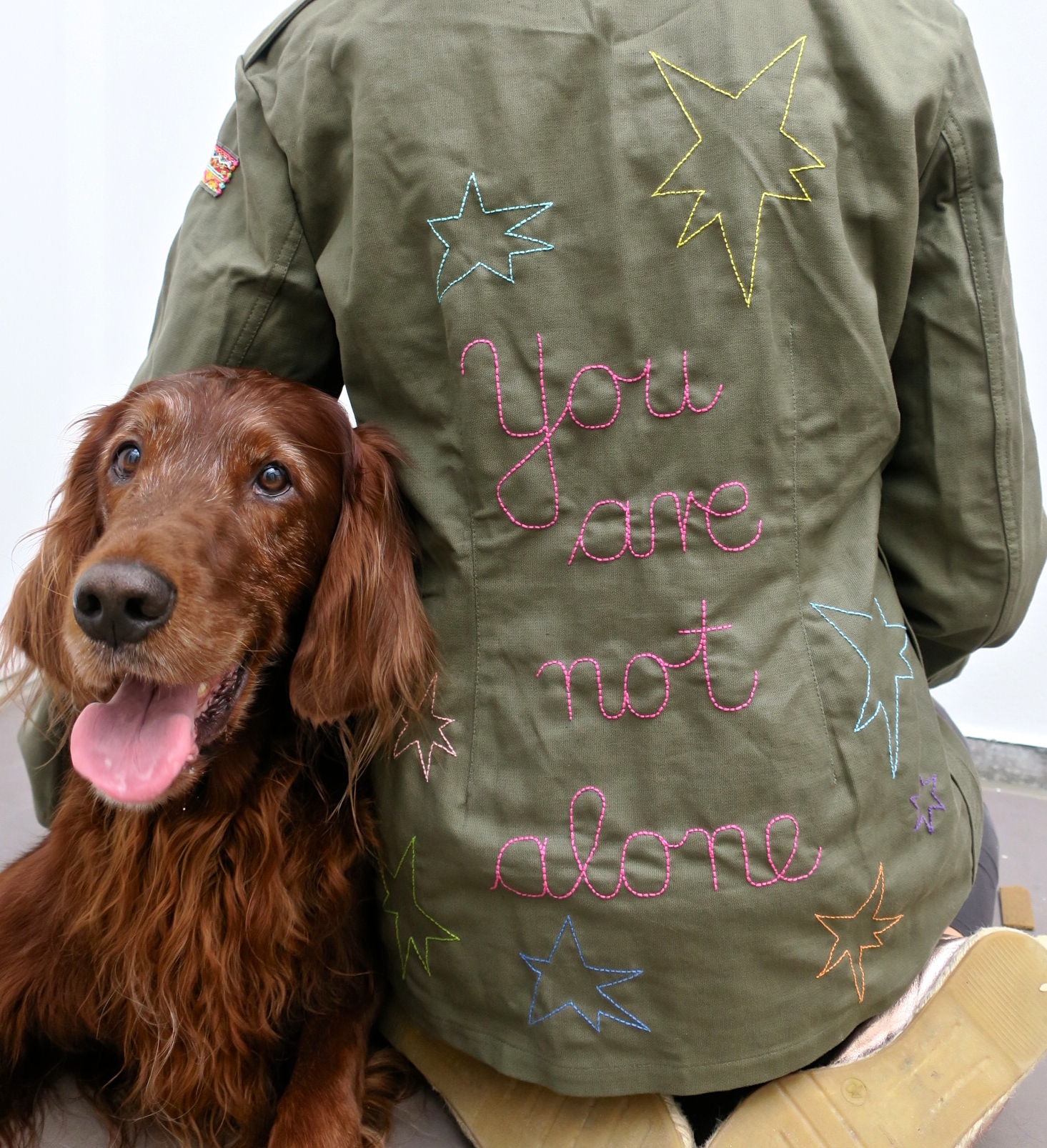 handembroidery youarenotalone kamouflage camo irishsetter trendsetter ethicalfashion slowfashion upcycle preloved ökofashion kaufmuseum heikebruchhausen 