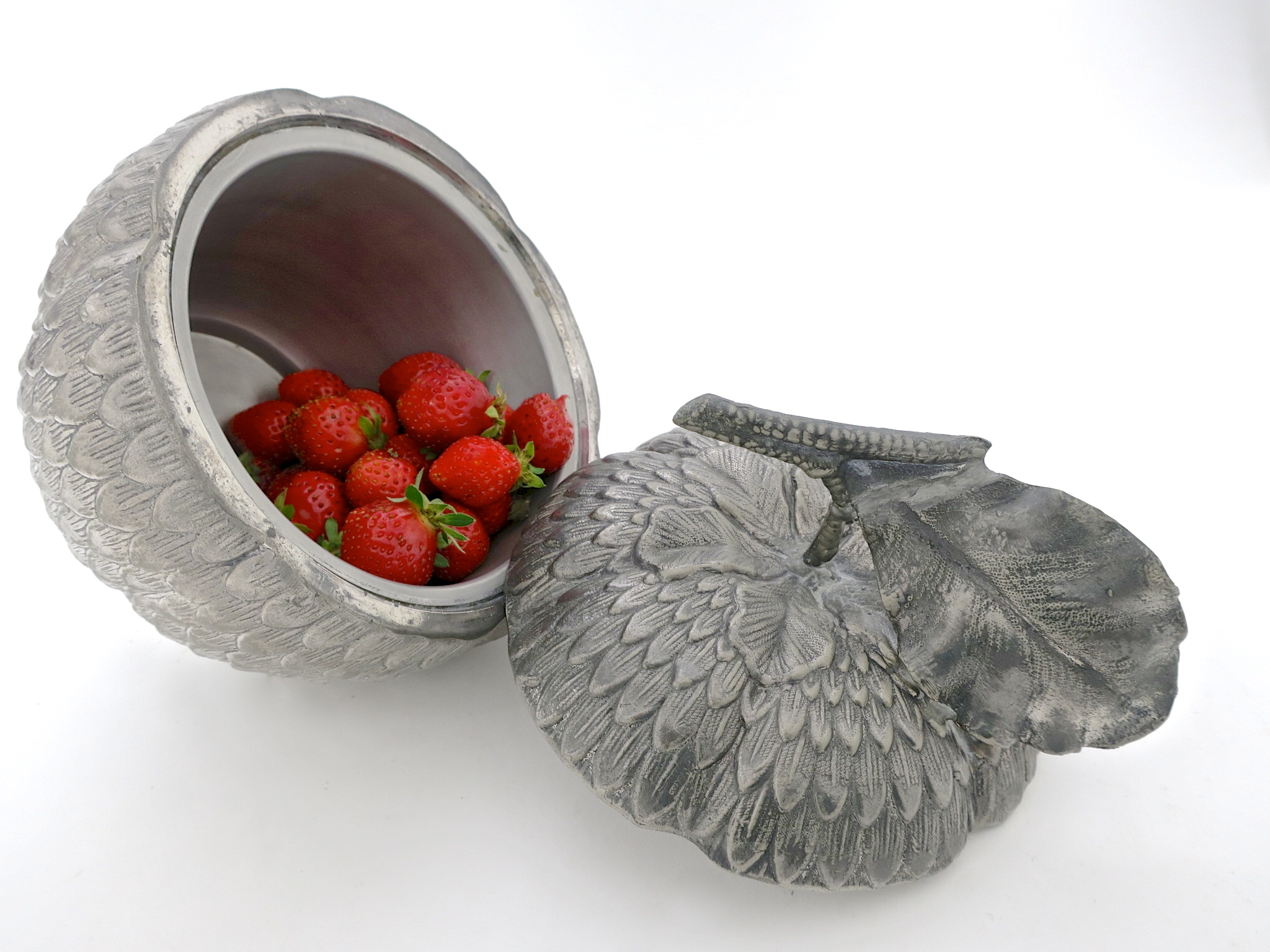 mauromanetti erdbeere strawberry kaufmuseum icebucket hollywood interior geschenke eisbehälter inneneinrichtung midcentury midmos seventies sixties vintage