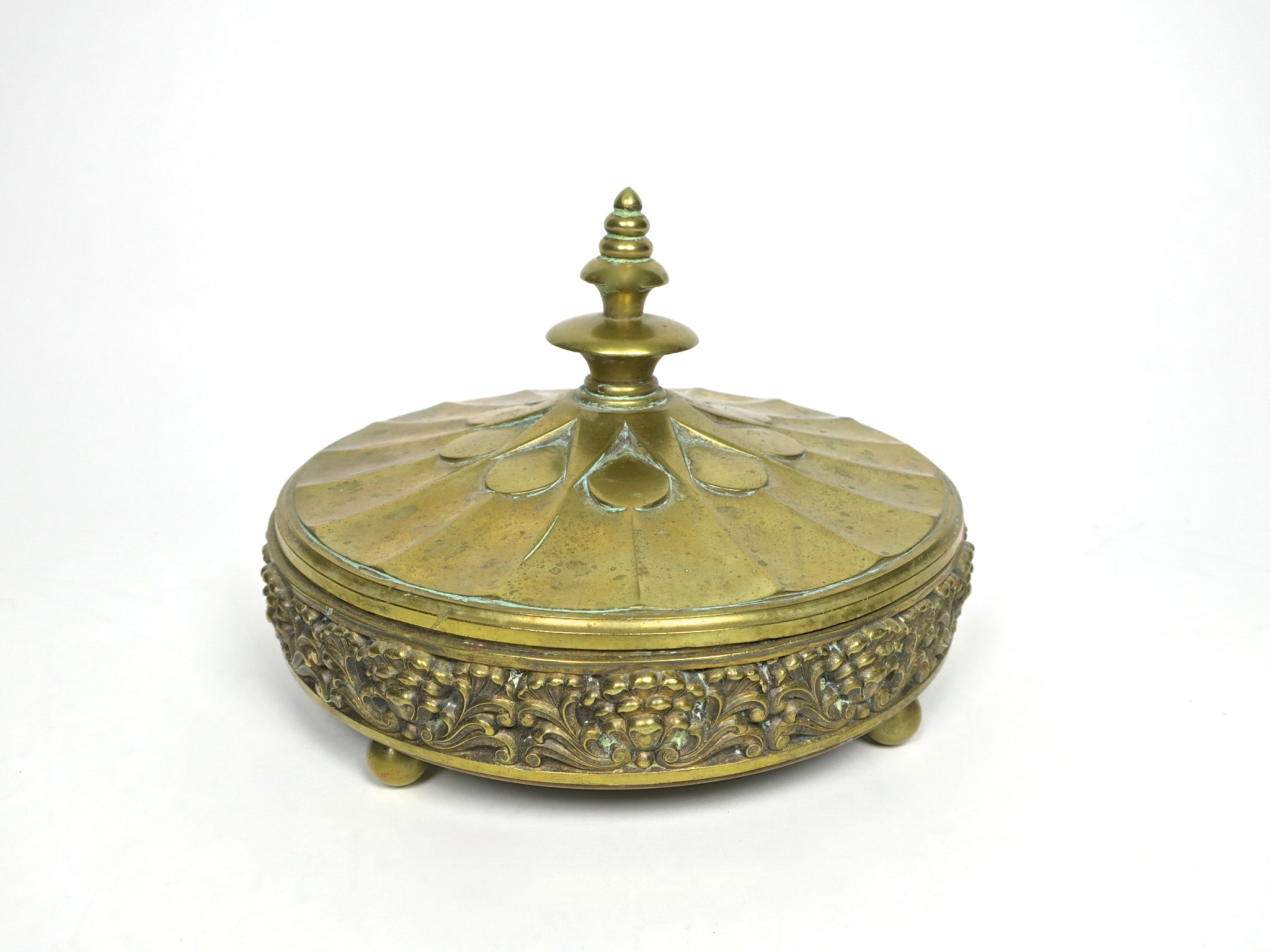 box barock pomp dose Aufbewahrung antik vintage kaufmuseum heikebruchhausen München brass Container Geschenke gifte