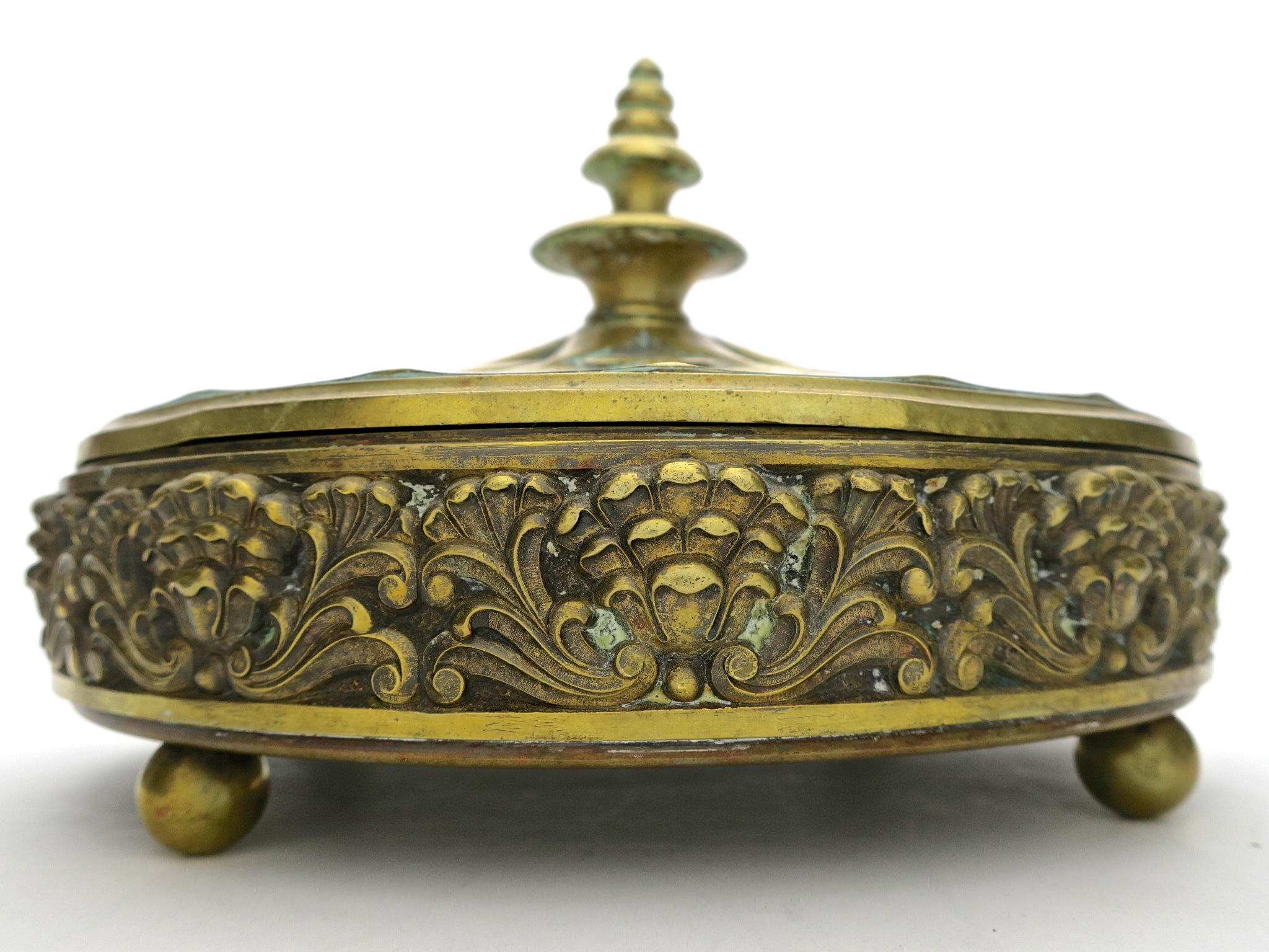 box barock pomp dose Aufbewahrung antik vintage kaufmuseum heikebruchhausen München brass Container Geschenke gifte