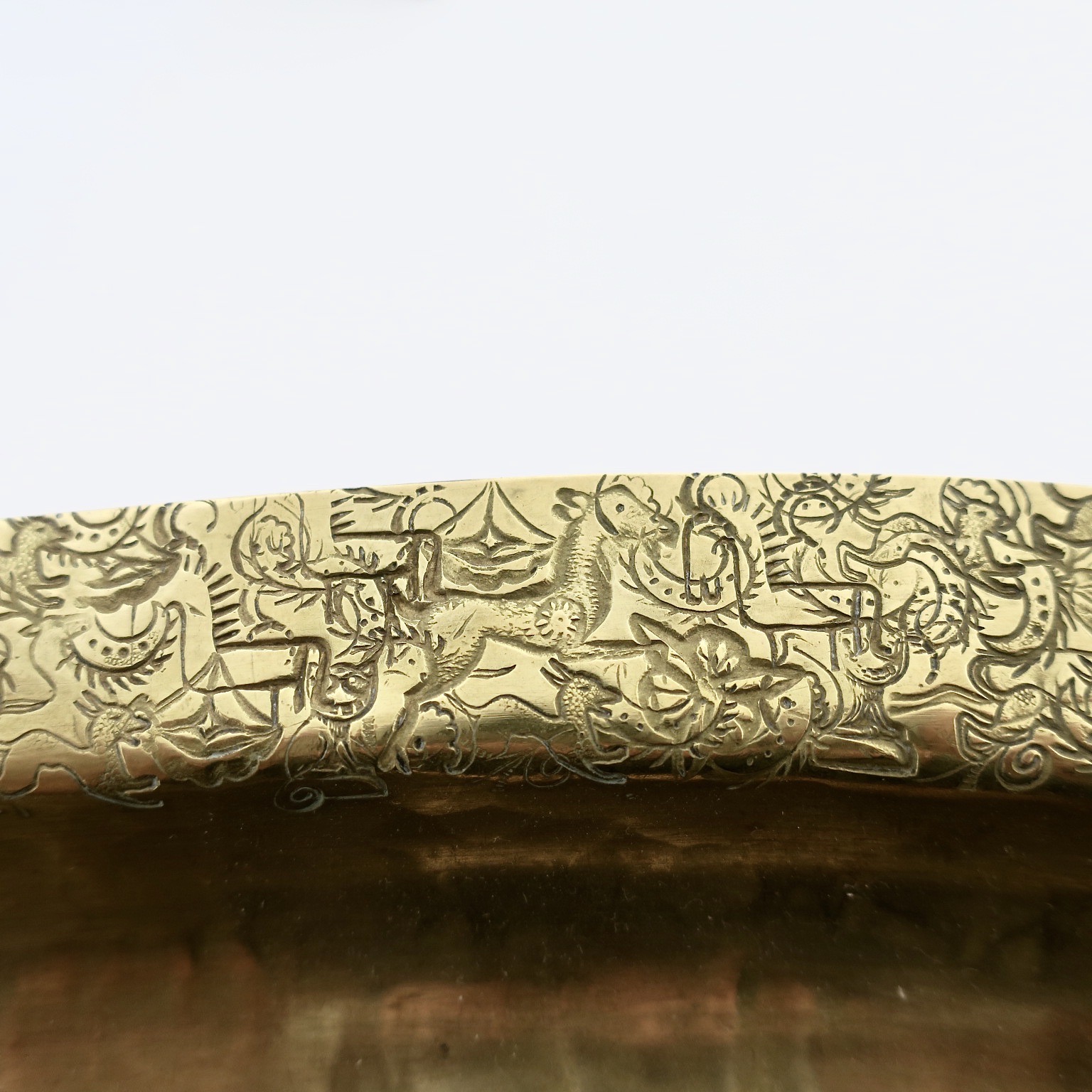 evavonstössel hellerau werkbund bauhaus messingschmied metallschmied handgeschmiedet handgehämmert brass messing tablett tray messingdetail kaufmuseum bogenhausen