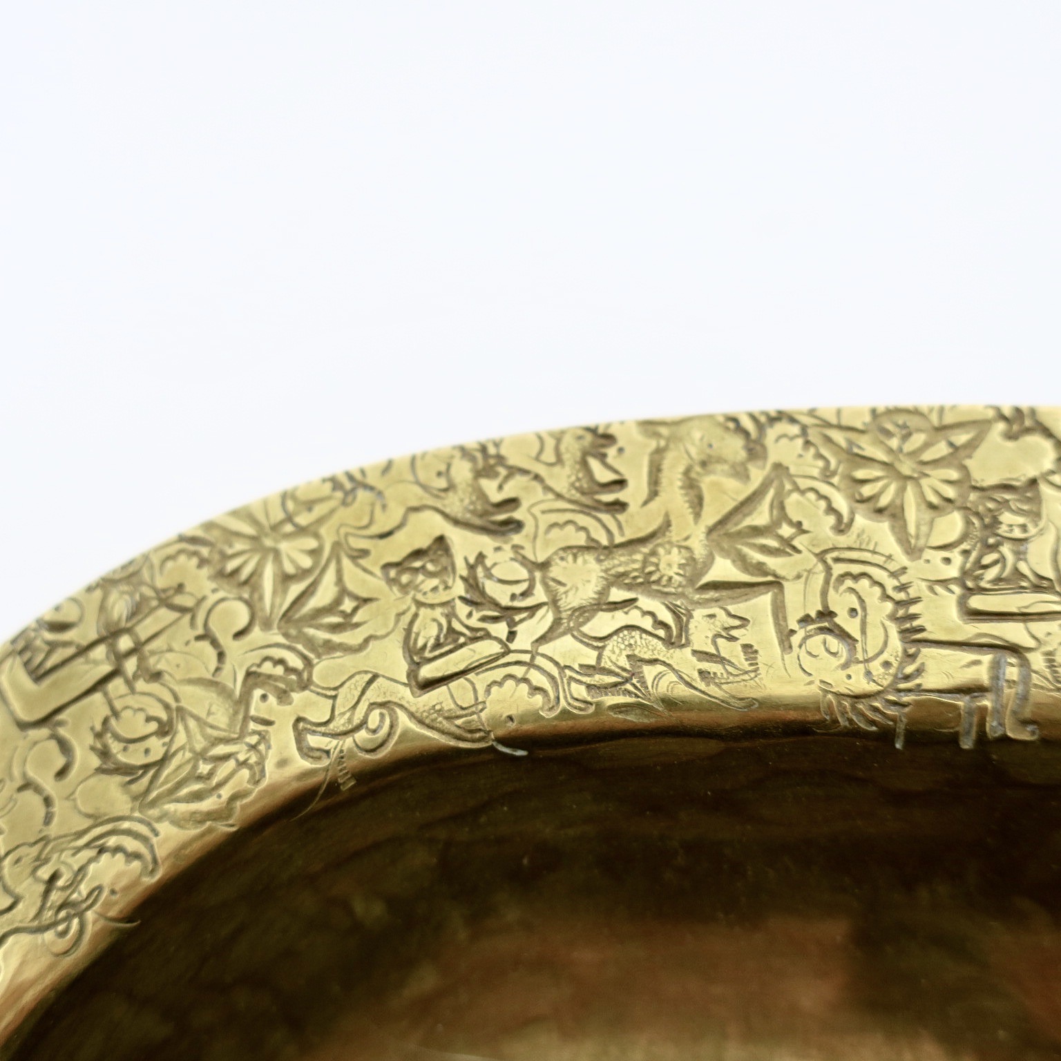 evavonstössel hellerau werkbund bauhaus messingschmied metallschmied handgeschmiedet handgehämmert brass messing tablett tray messingdetail kaufmuseum bogenhausen