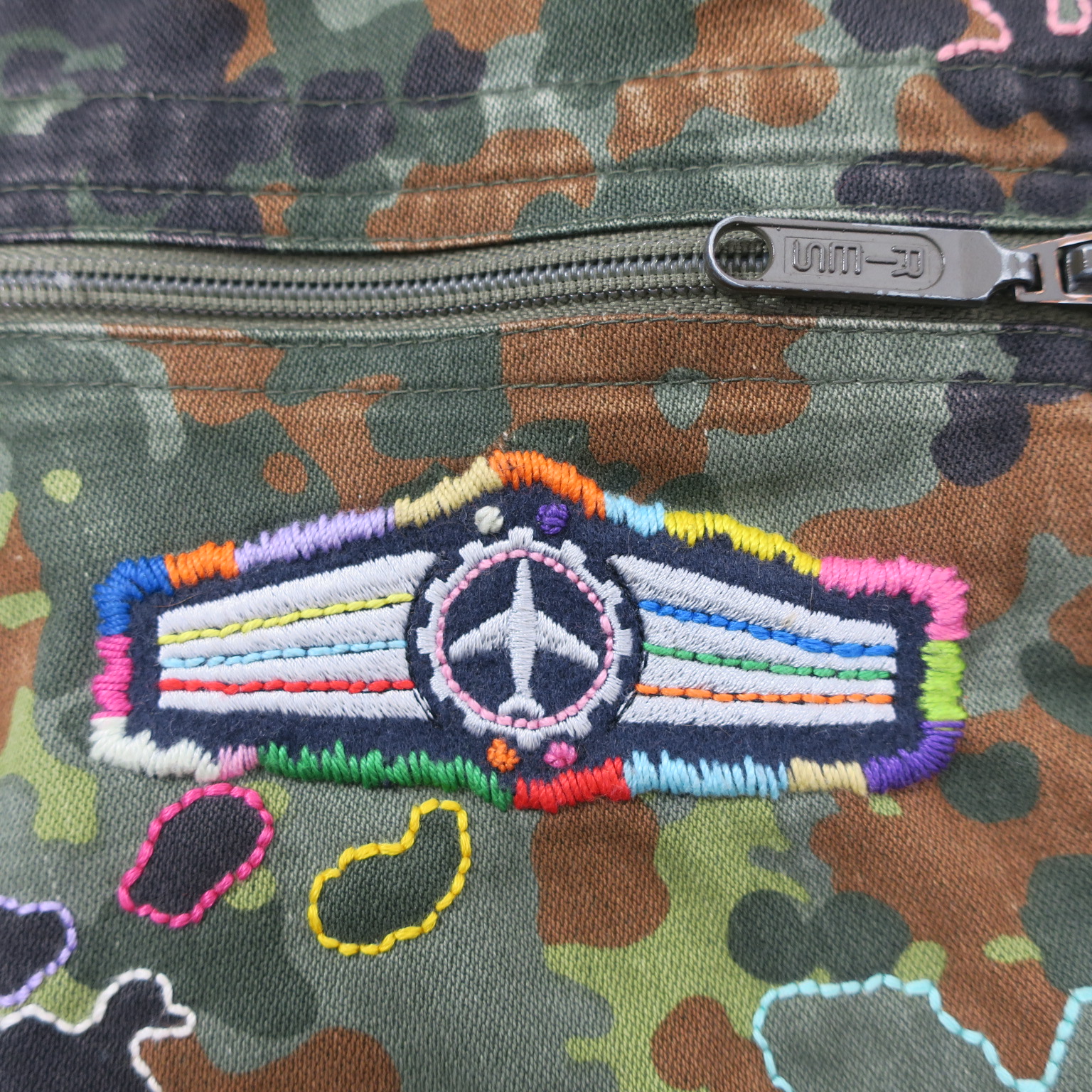 imagine johnlennon statementparka kamouflage camo camouflage slowfashion fairfashion crueltryfree loveandpeace kaufmuseum embroidery handgestickt stickereifriedensbewegung peacemovement