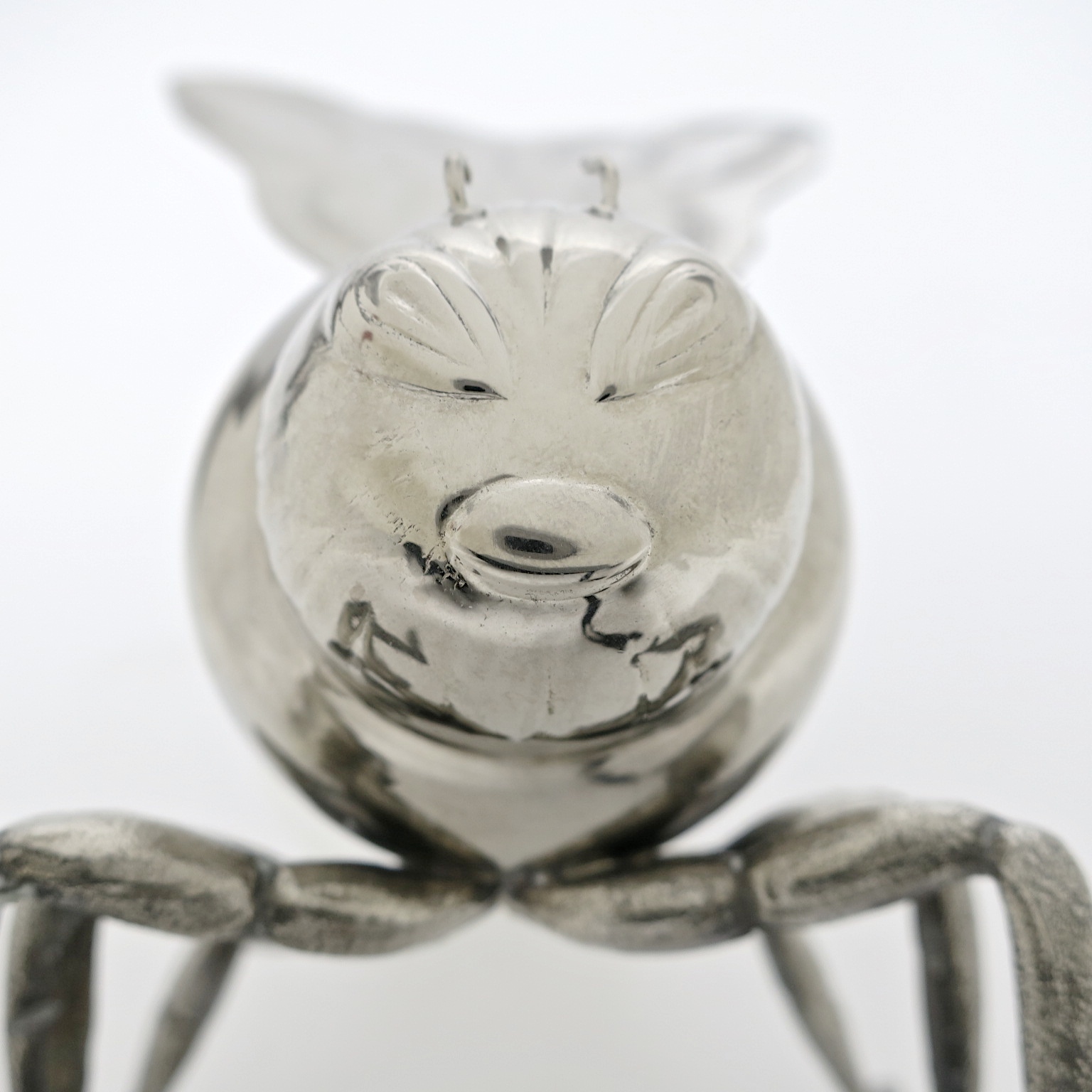 biene bee honigbiene abeille teghini honigtopf rettetdiebienen savethebees slowshopping kaufmuseum geschenke bogenhausen design interiordetail