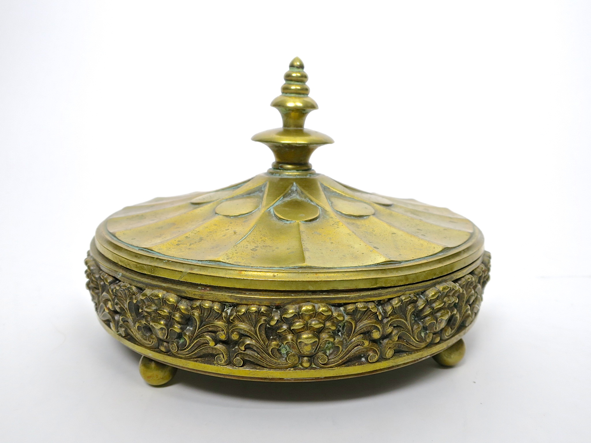 box barock pomp dose Aufbewahrung antik vintage kaufmuseum heikebruchhausen München brass Container Geschenke gifte