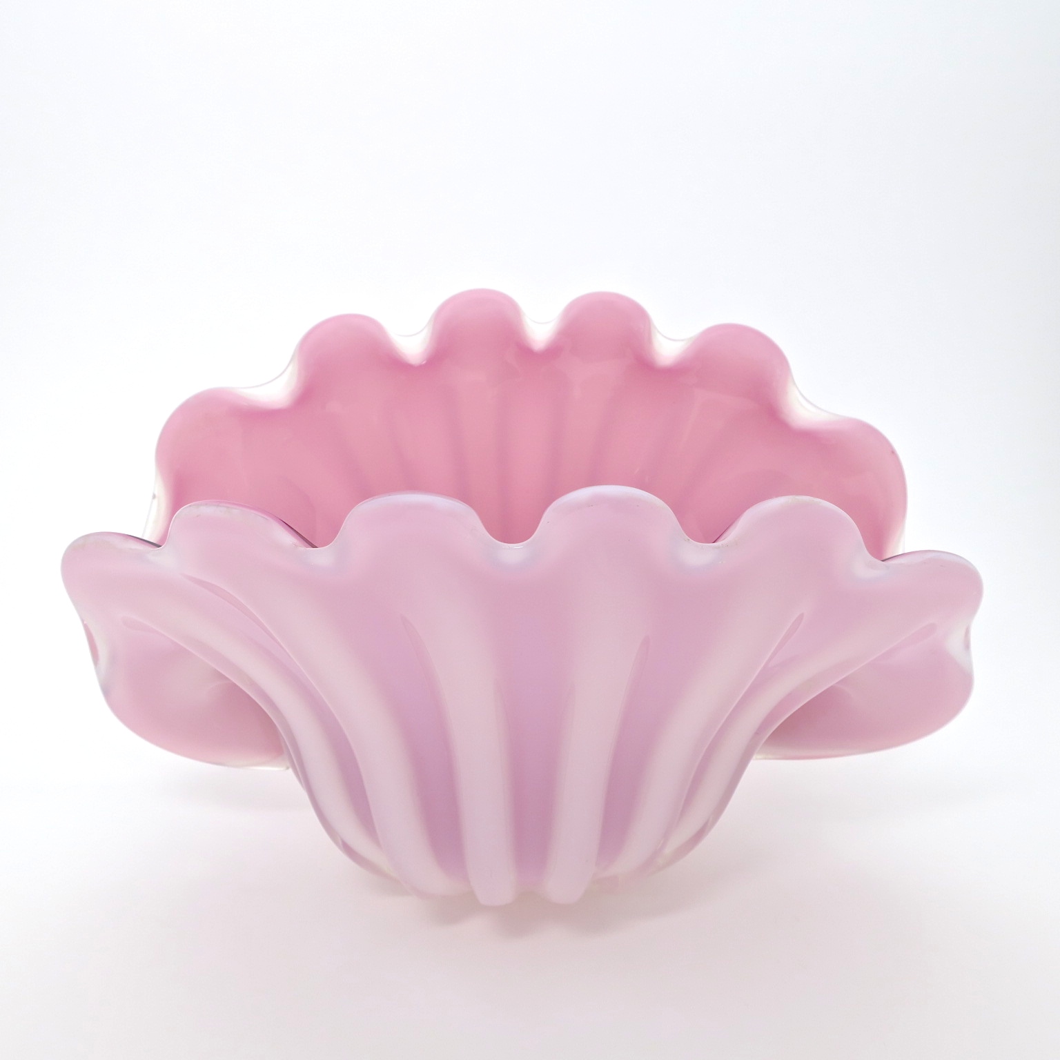carnivora venusfliegenfalle murano riesenmuschel tridacna opalino opalglas puderpink altrosa rosé bubblegumpink puderpink mundgelblasen hochzeitsgeschenk geschenke kaufmuseum