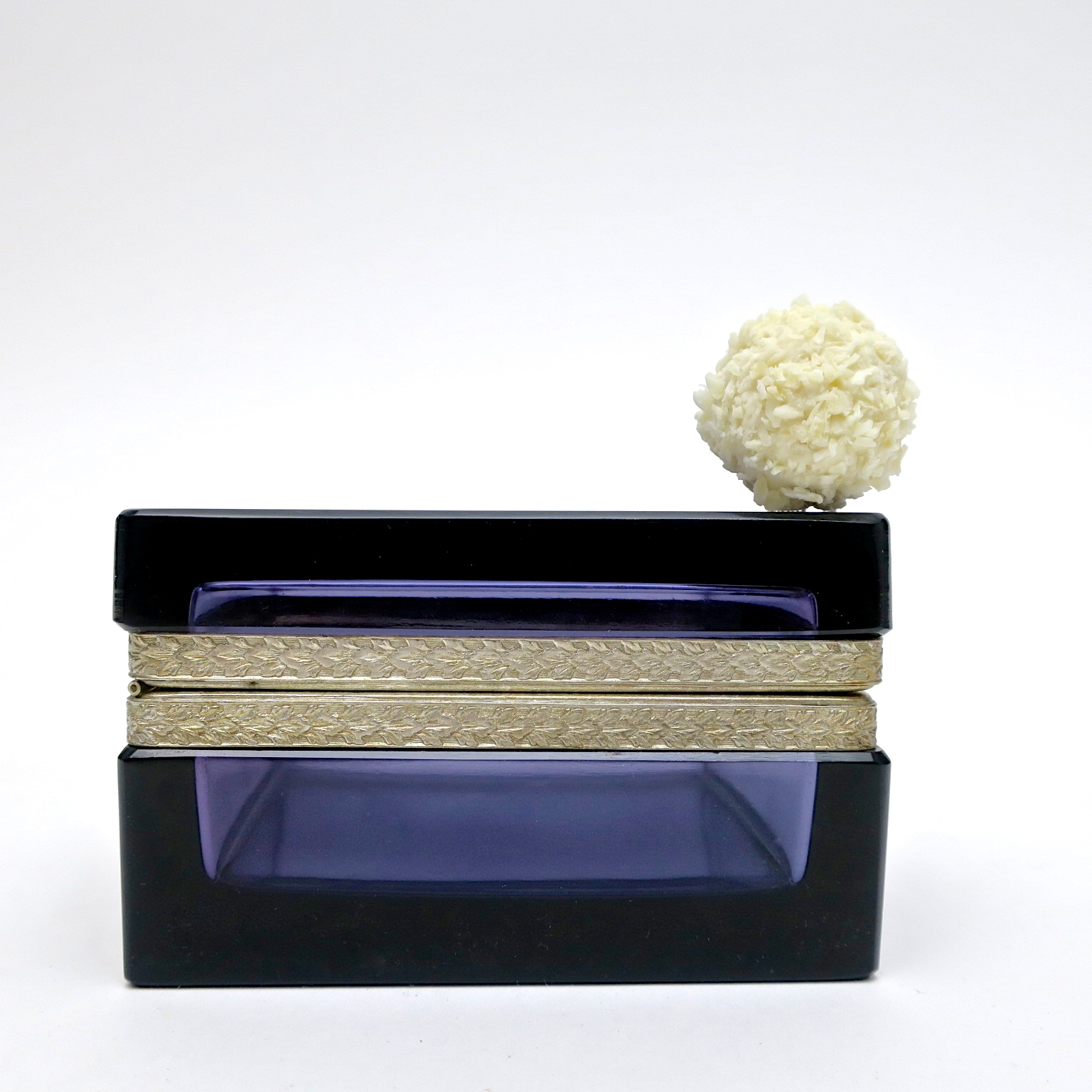raffaelo trinket box ormolu geschenk hochzeitsgeschenk kaufmuseum murano midmod midcentury noble design interior  glasdose box deckeldose inneneinrichtung purpur amethyst 