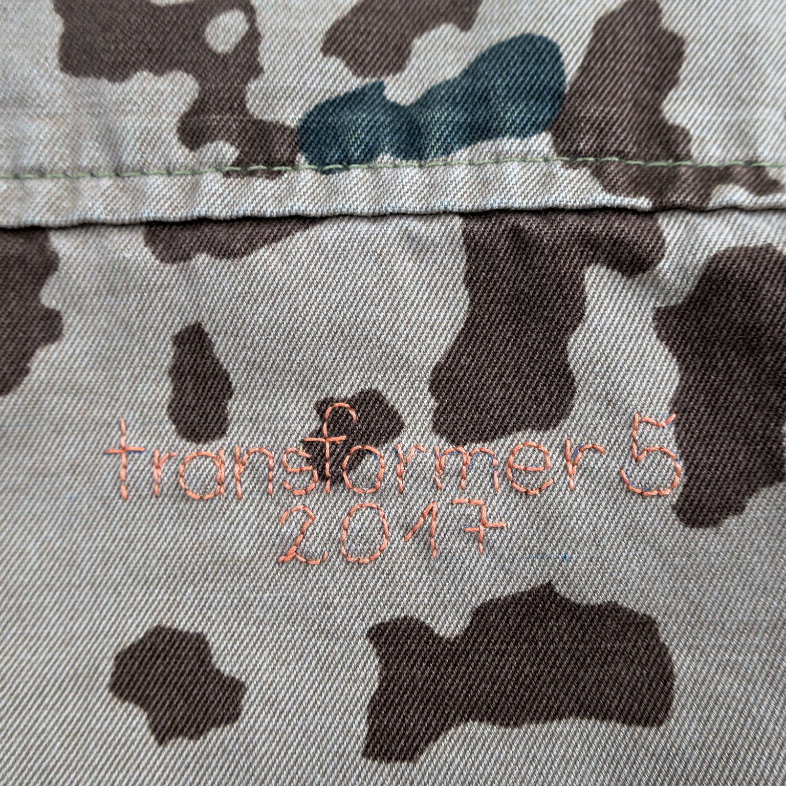 camouflage kaufmuseum München ökofashion ethicalfashion fairfashion slowfashion statement embroidery handgestickt ethical militärjacken camo kamouflage