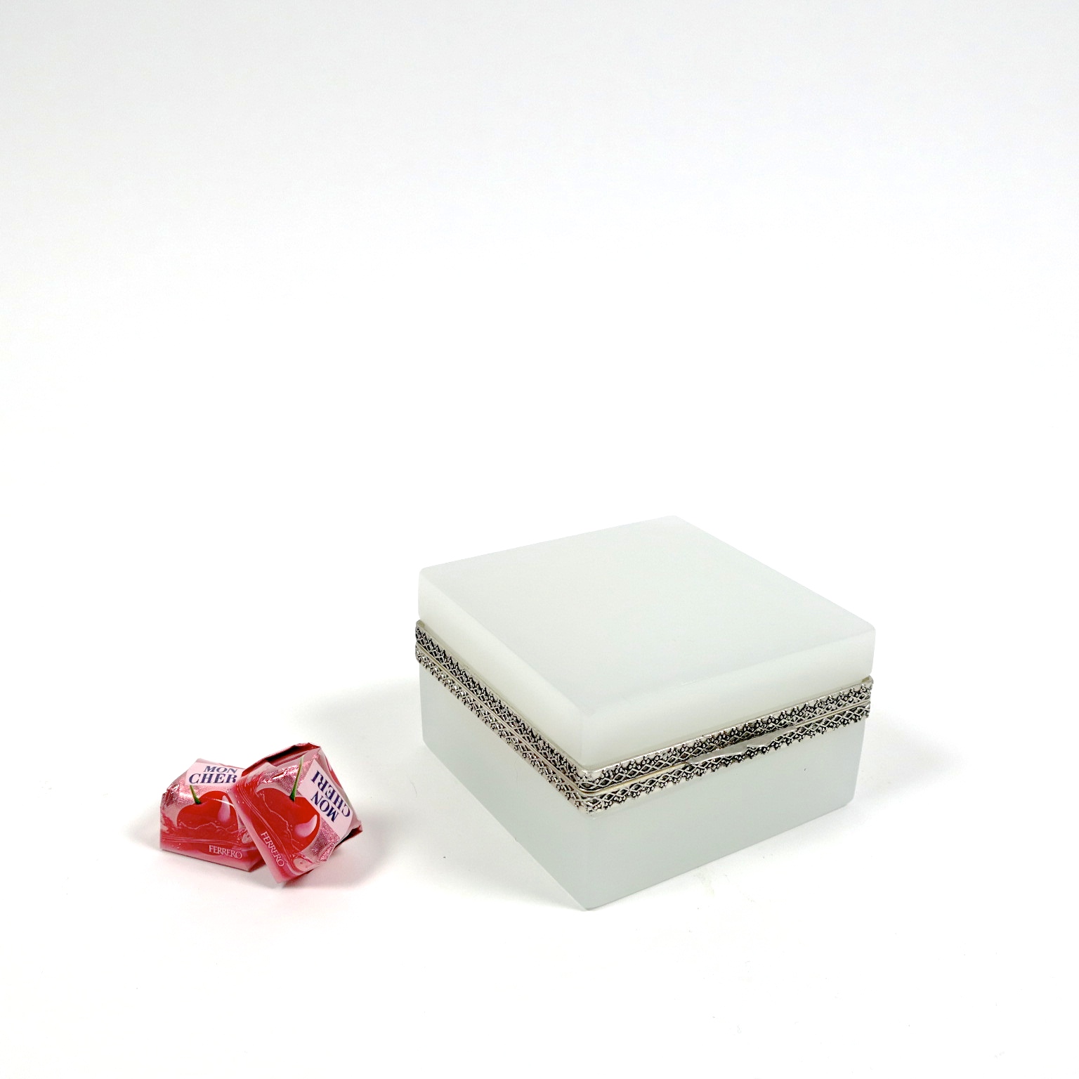 hochzeitsgeschenk taufgeschenk glasdose schatztruhe trinketbox deckeldose design midcentury interiordetail kaufmuseum münchen