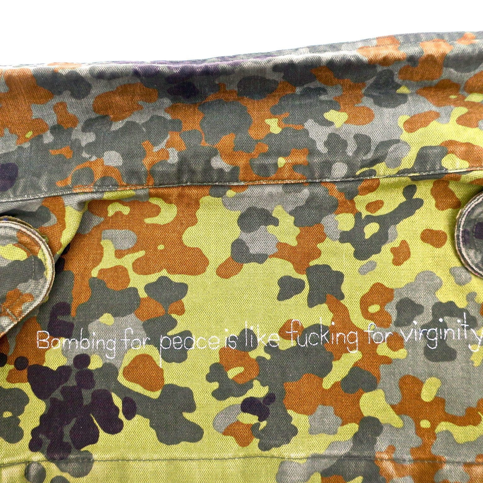 imagine johnlennon statementparka kamouflage camo camouflage slowfashion fairfashion crueltryfree loveandpeace kaufmuseum embroidery handgestickt stickereifriedensbewegung peacemovement