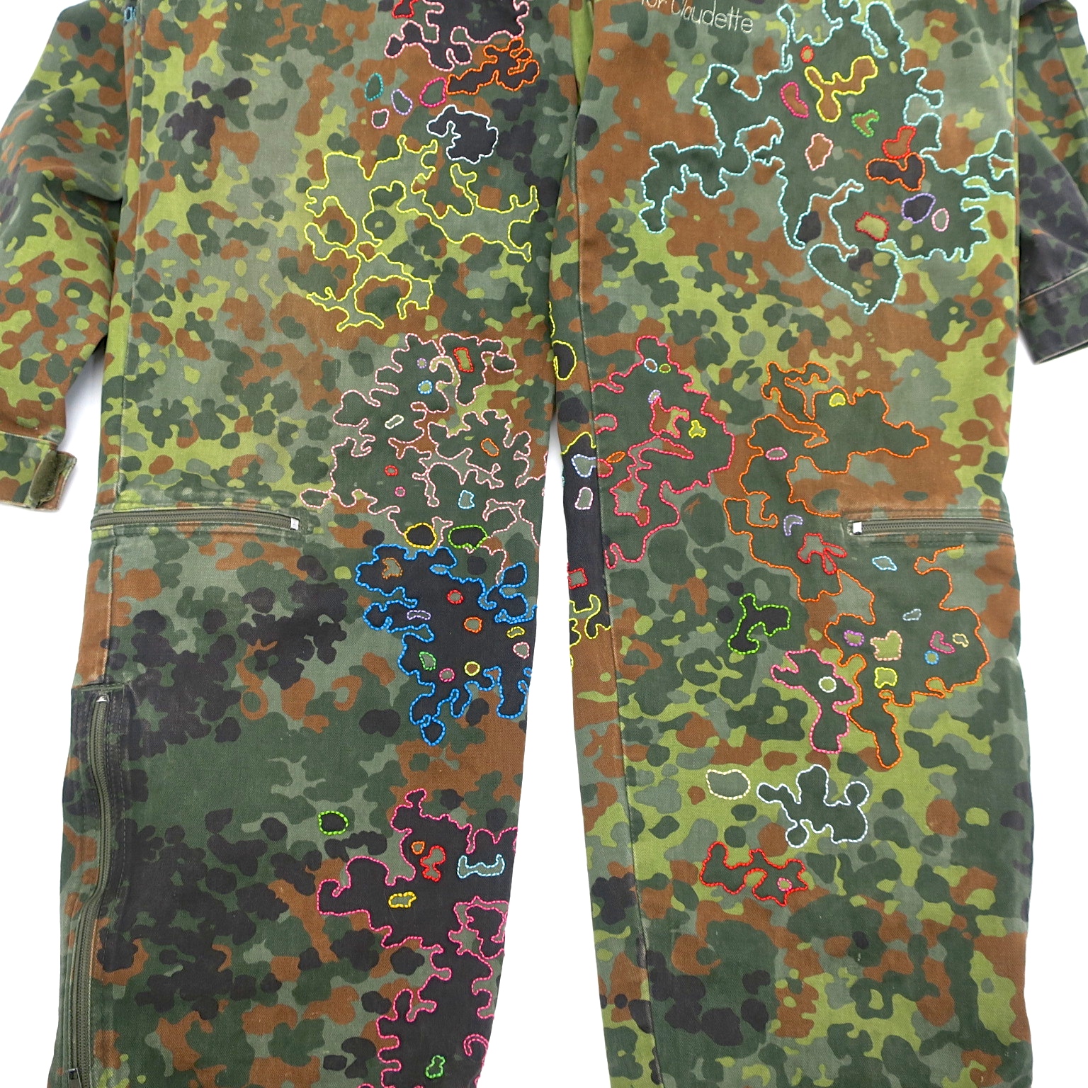 imagine johnlennon statementparka kamouflage camo camouflage slowfashion fairfashion crueltryfree loveandpeace kaufmuseum embroidery handgestickt stickereifriedensbewegung peacemovement