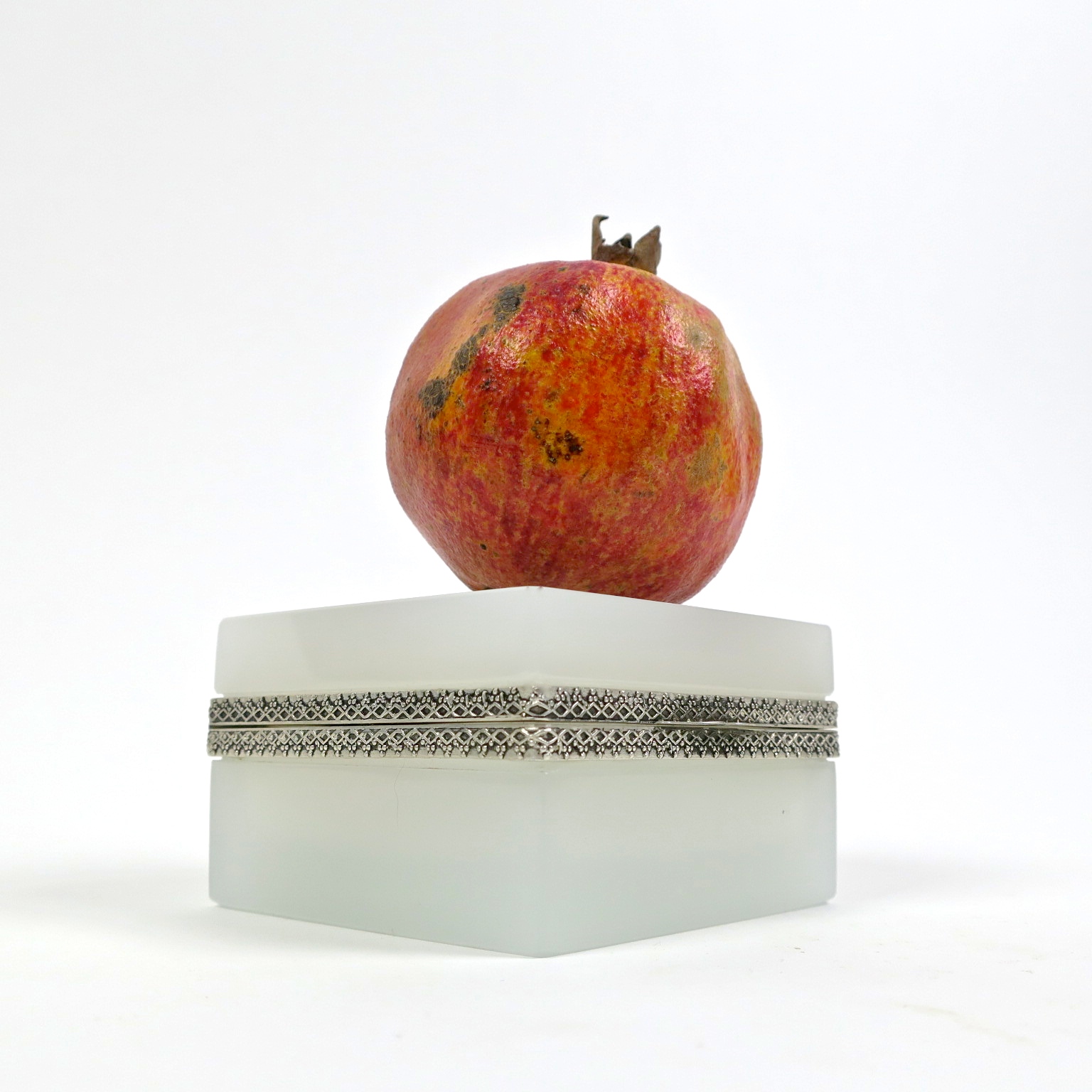 hochzeitsgeschenk taufgeschenk glasdose schatztruhe trinketbox deckeldose design midcentury interiordetail kaufmuseum münchen