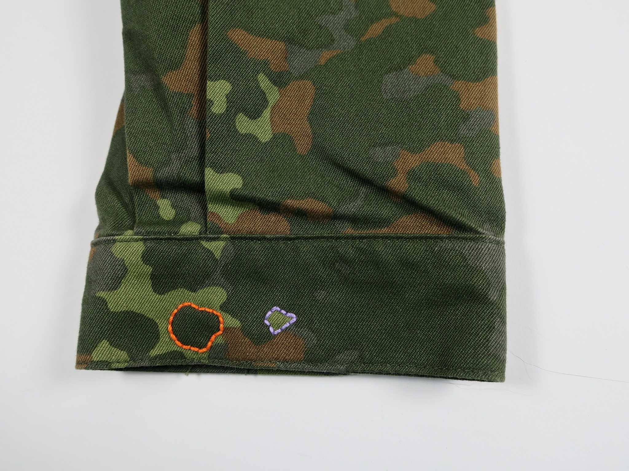kamouflage camouflage camo militärjacke ethical ethicalfashion öko upcycling handgestickt kaufmuseum bruchhausen slowfashion embroidery 