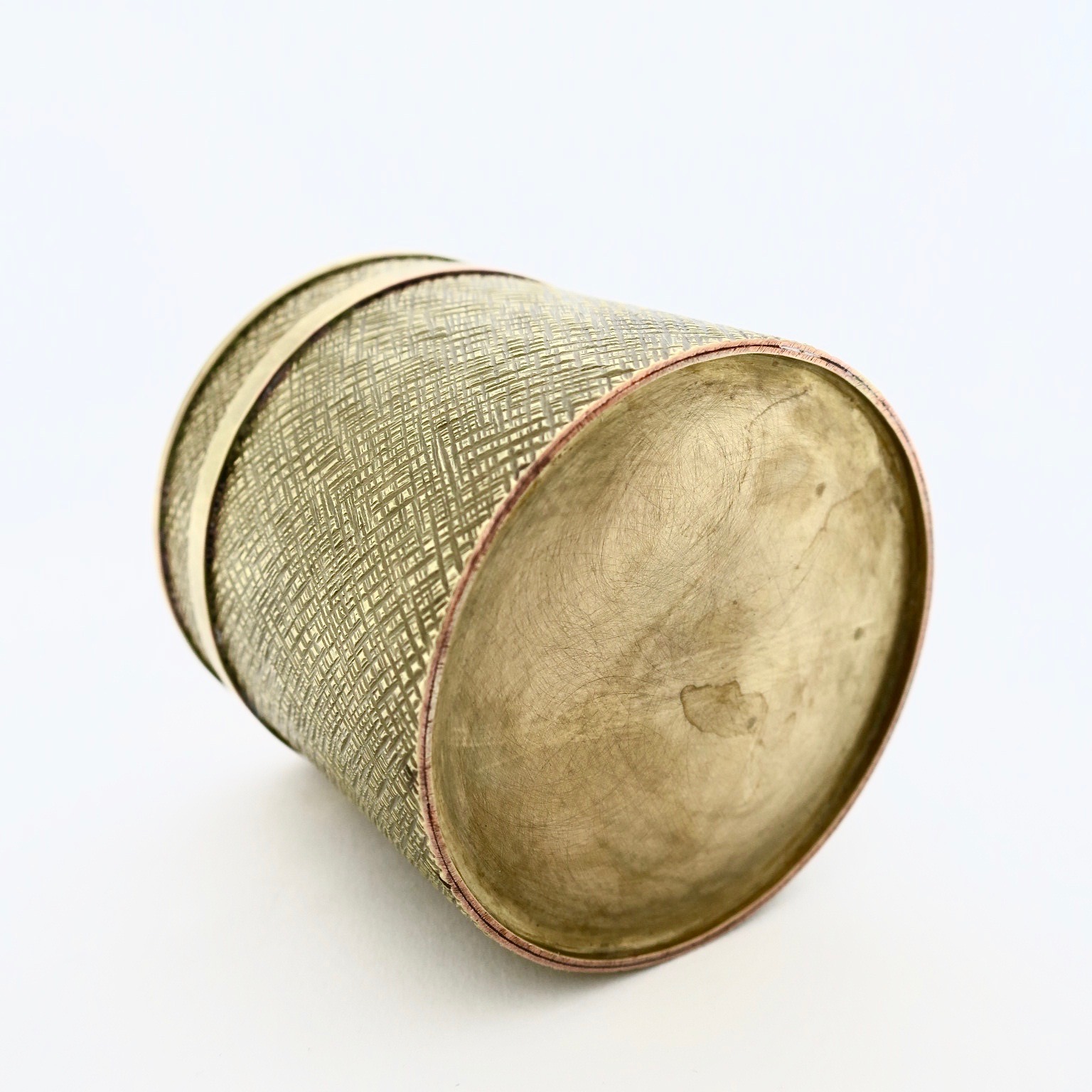 messing handarbeit brass brass detail kaufmuseum bogenhausen box dose bauhaus werkbund manufakture interior detail interior