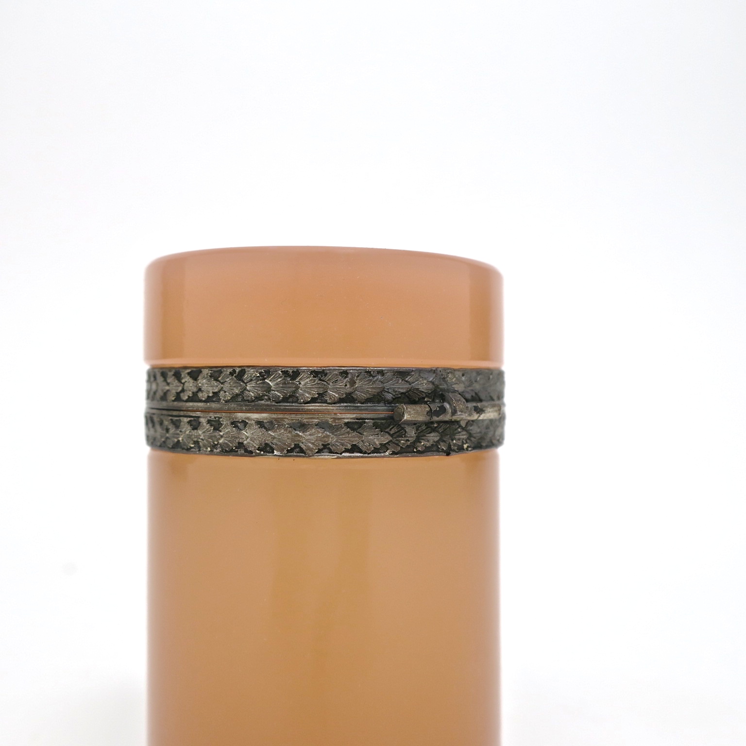 deckeldose trinketbox opalglas ormolu hochzeitsgeschenk geschenk kaufmuseum midcentury design designklassik murano