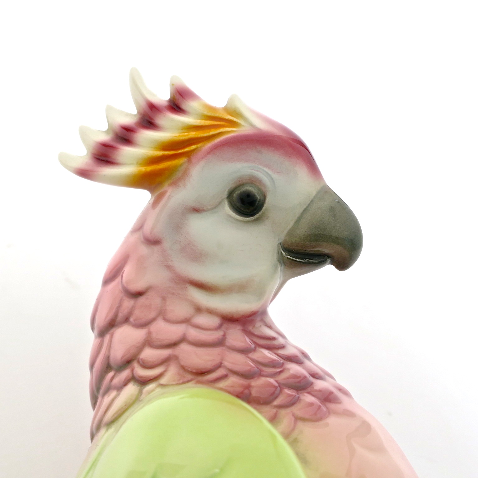 kakadu cortendorf keramik ceramique cockatoo figur puderpink mintgrün pastelpink interior kaufmuseum münchen inneneinrichtung design styling