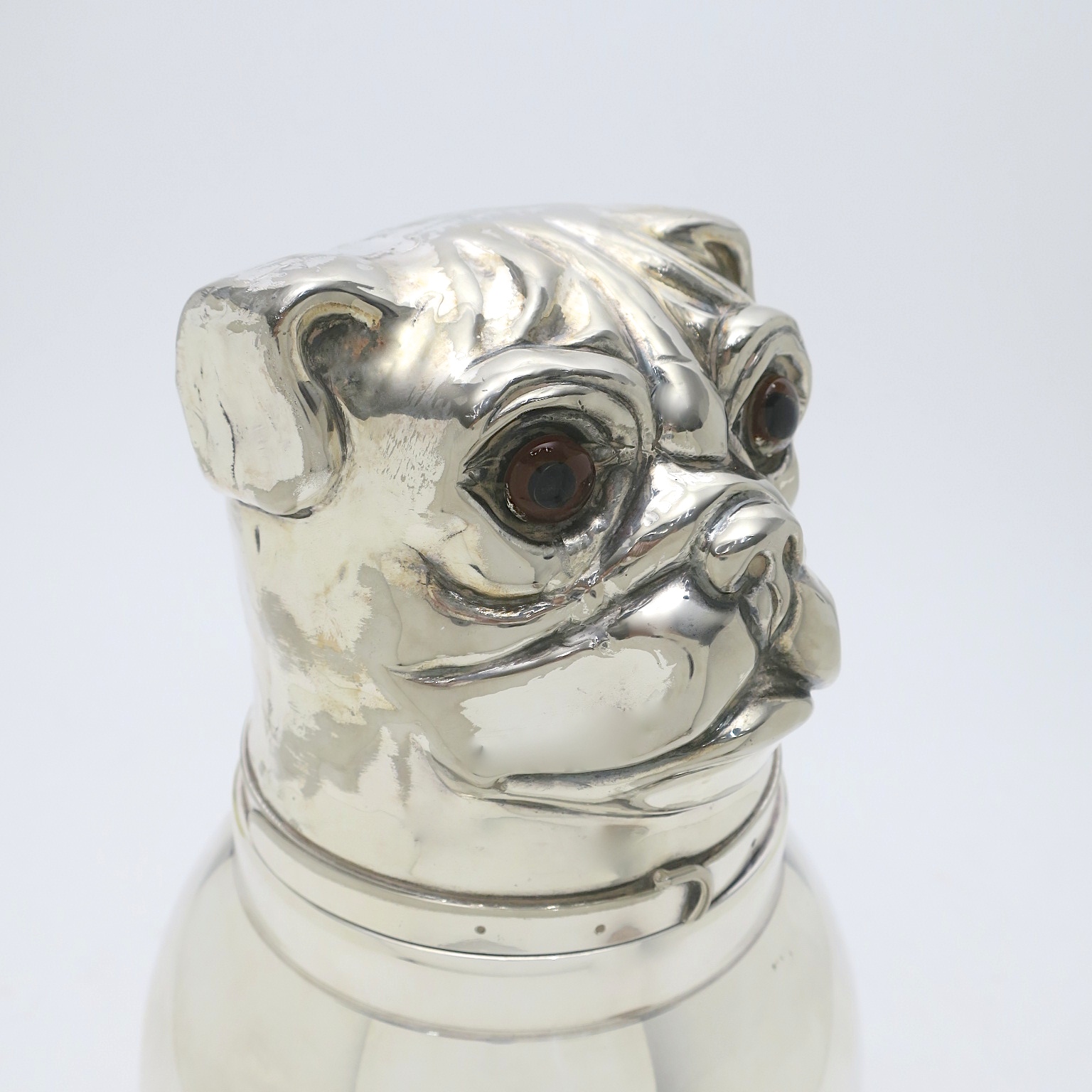 mops bulldogge bulldog pug ice bucket cocktails bartender barware barbedarf kaufmuseum bar equipment eiskühler ice eis versilbert cocktailbar buffet interior inneneinrichtung charakter charme