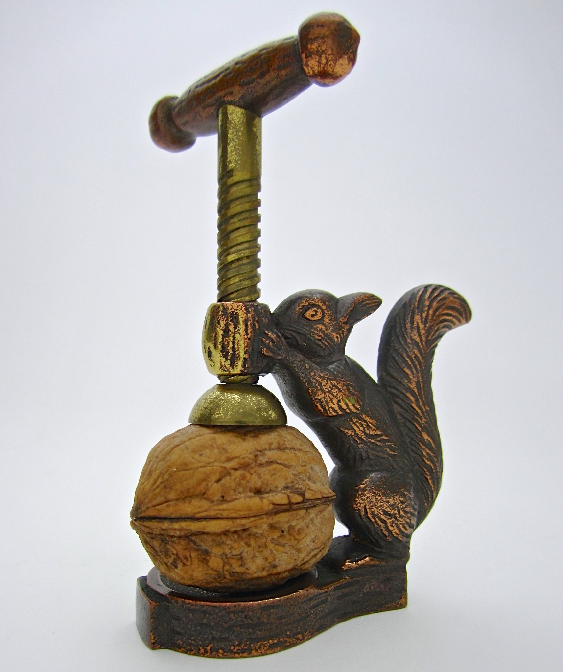 Eichhörnchen walnuss squirrel Nussknacker nutcracker Geschenk vintage designer interior home tableware tafel festtafel weihnachten