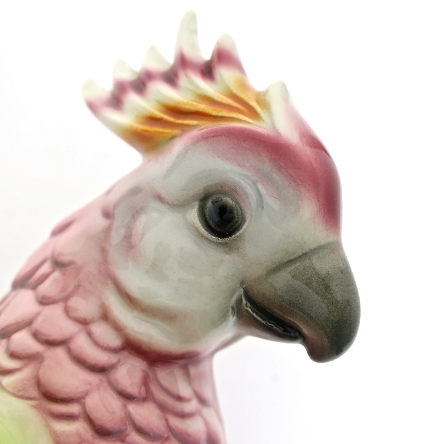 kakadu cortendorf keramik ceramique cockatoo figur puderpink mintgrün pastelpink interior kaufmuseum münchen inneneinrichtung design styling