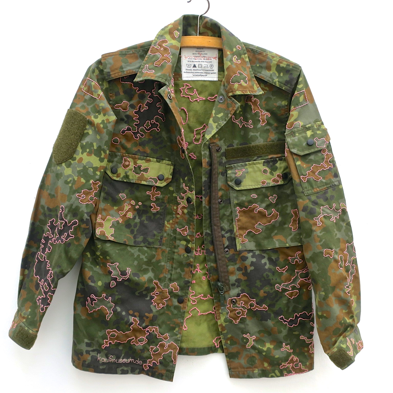 Camouflage military camu Kamouflage handgestickt embroidery slowfashion peace bestickt combat transformer ethicalfashion ethisch 